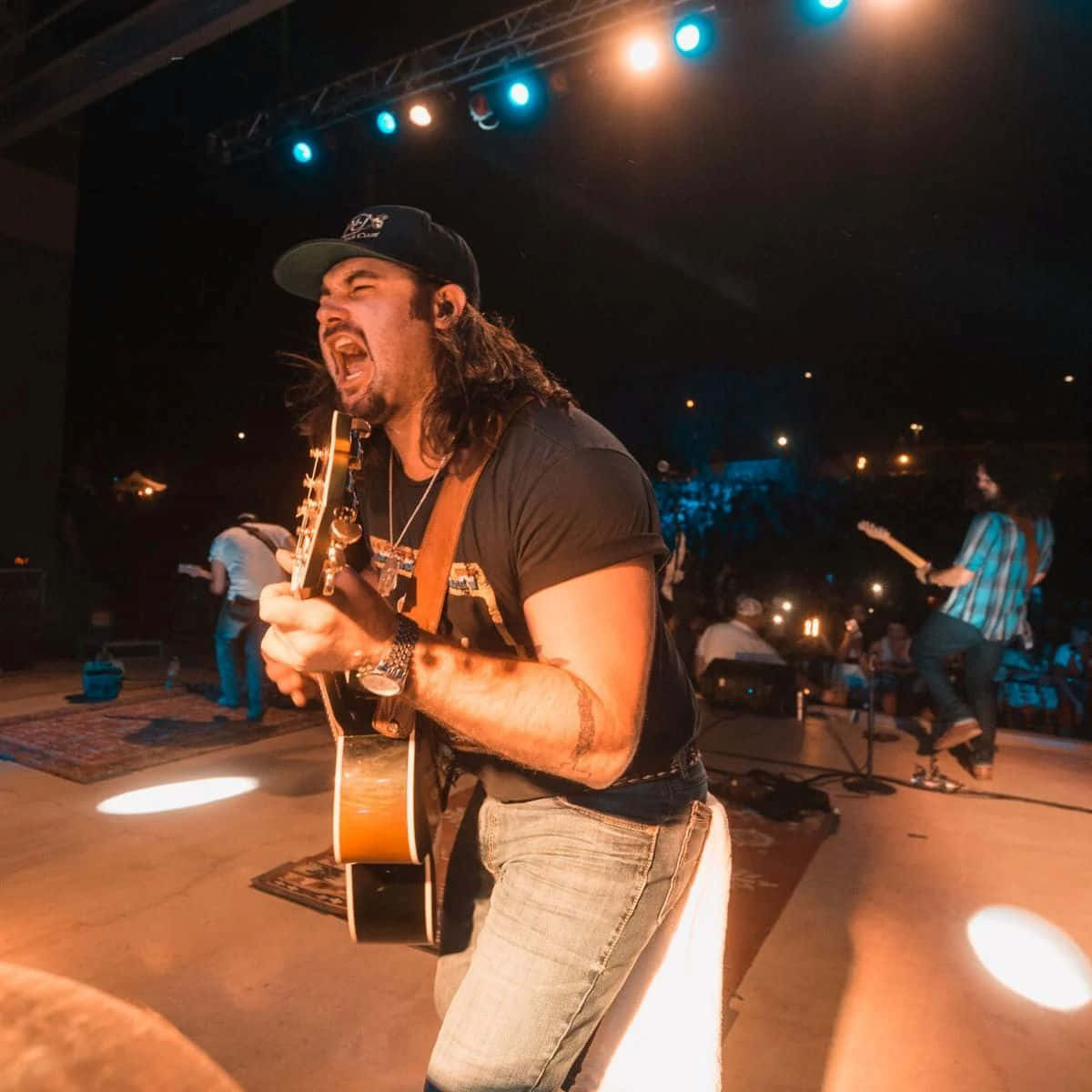 Koe Wetzel, acoustic guitar, lit stage, SD Desktop Wallpaper