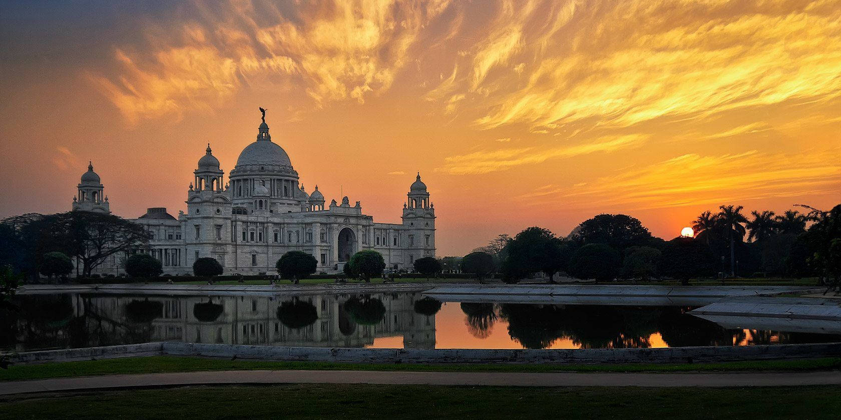 Kolkata, sunset sky, white neoclassical building, HD Desktop Wallpaper