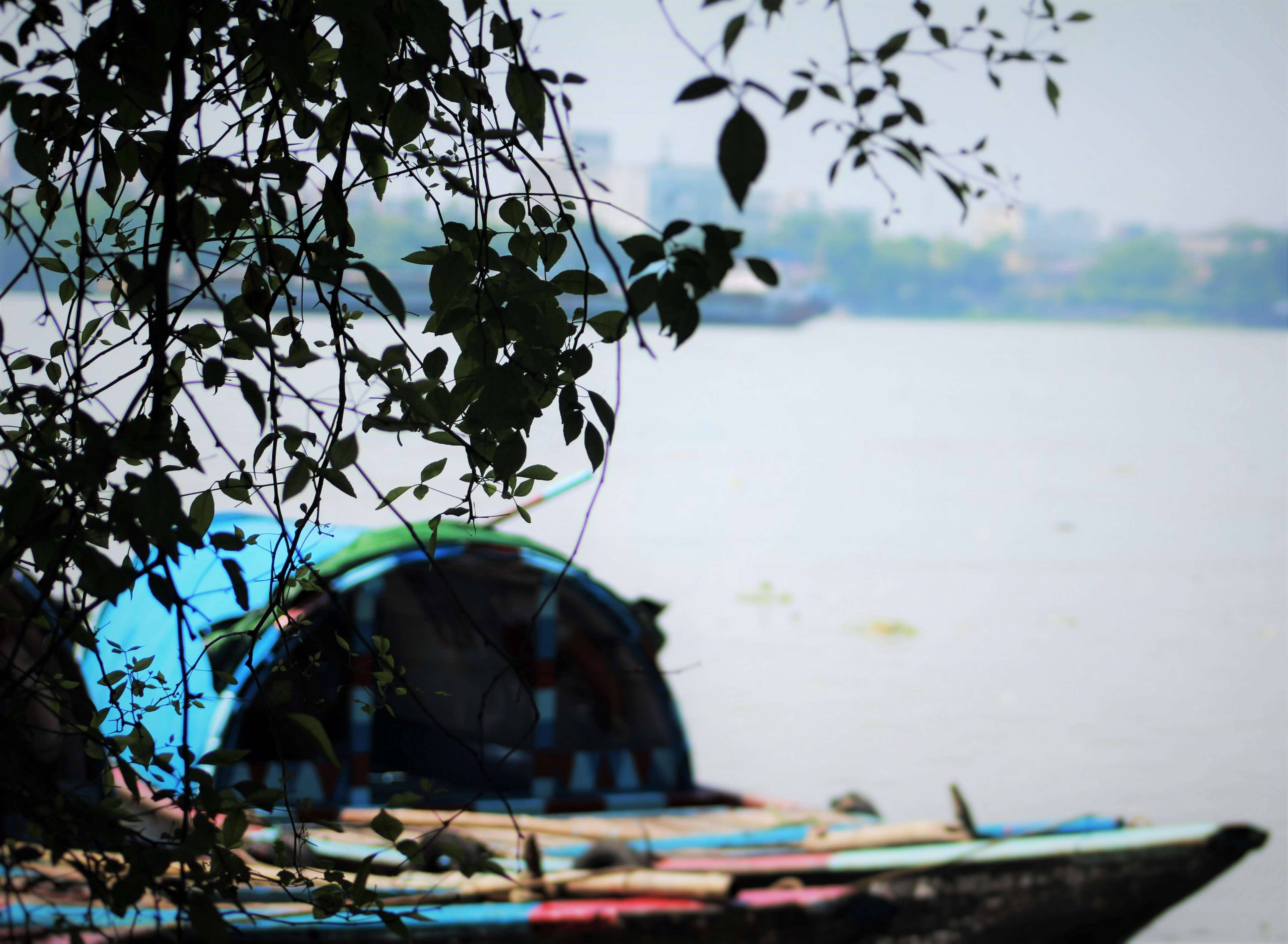 Kolkata, colorful boat, lakeside, 4K Desktop Wallpaper