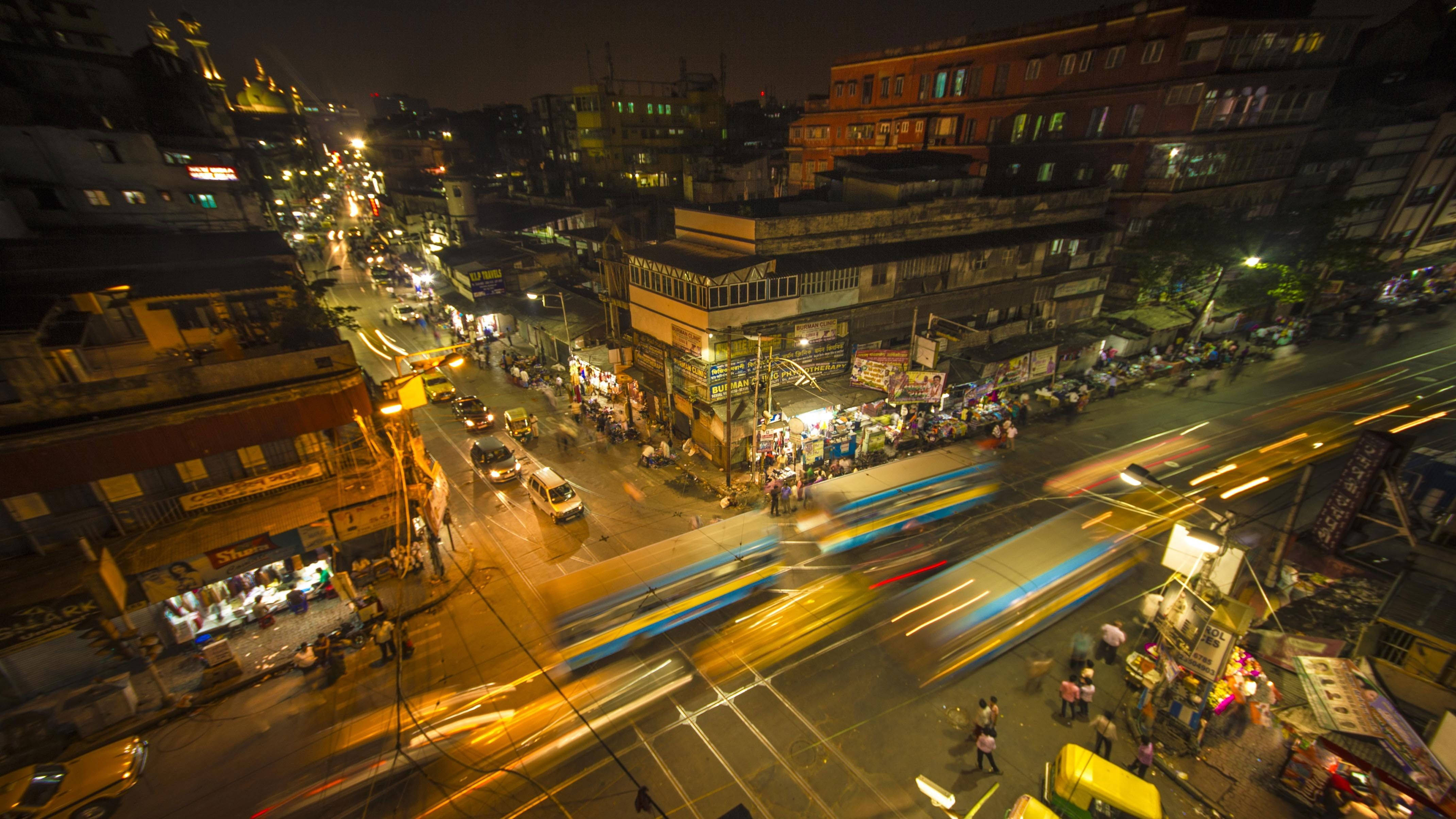 Kolkata, nighttime, city street, 4K Desktop Wallpaper