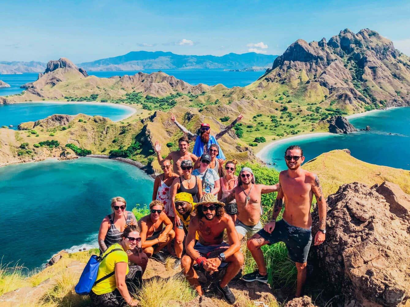 Komodo Island, turquoise lagoons, rugged green mountains, HD Desktop Wallpaper