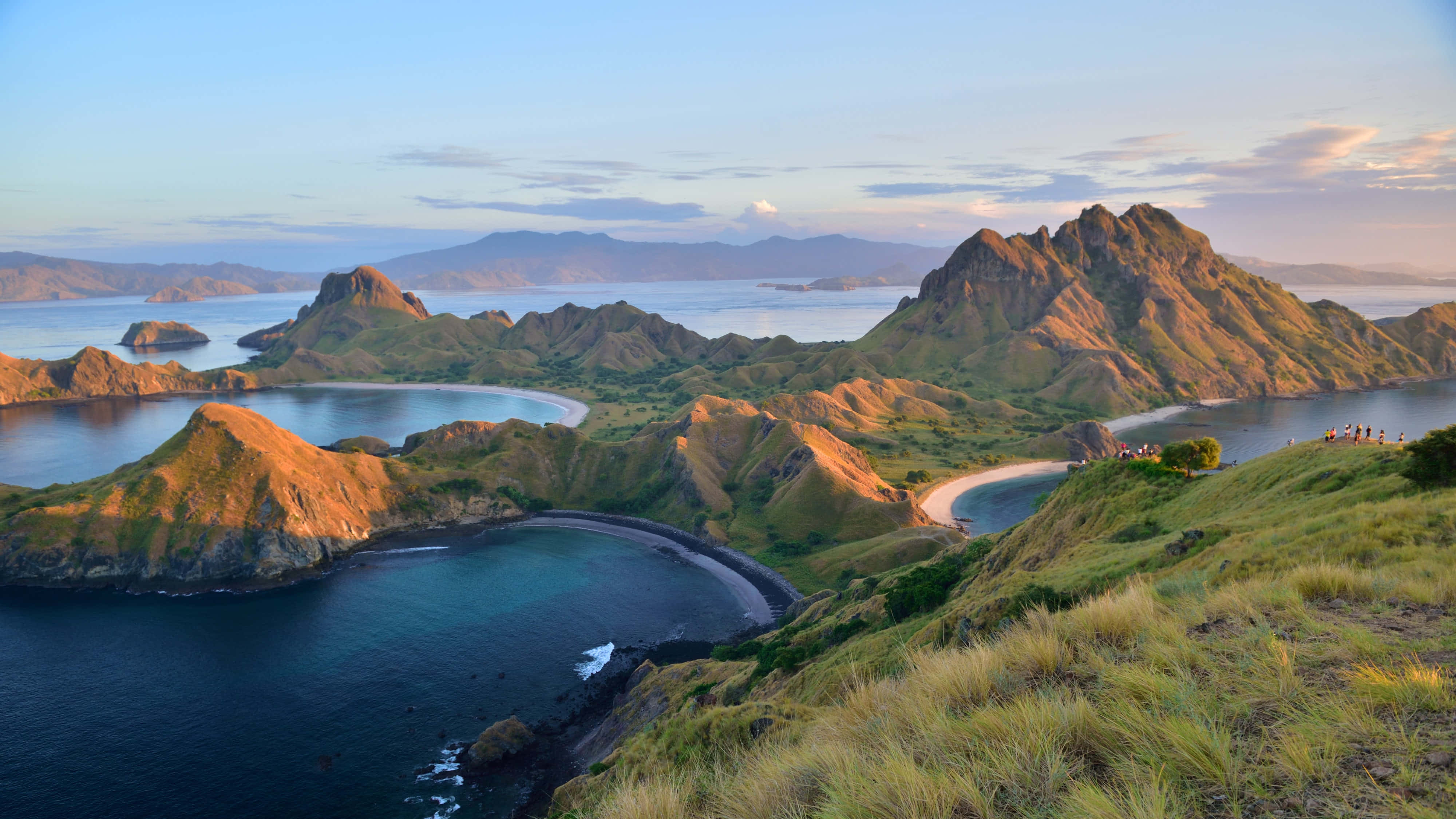 Komodo Island, Sunset, jagged volcanic islands, 4K Desktop Wallpaper