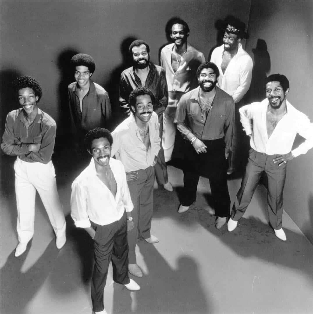 Kool And The Gang, 1970s attire, black and white studio shot, SD Phone Wallpaper