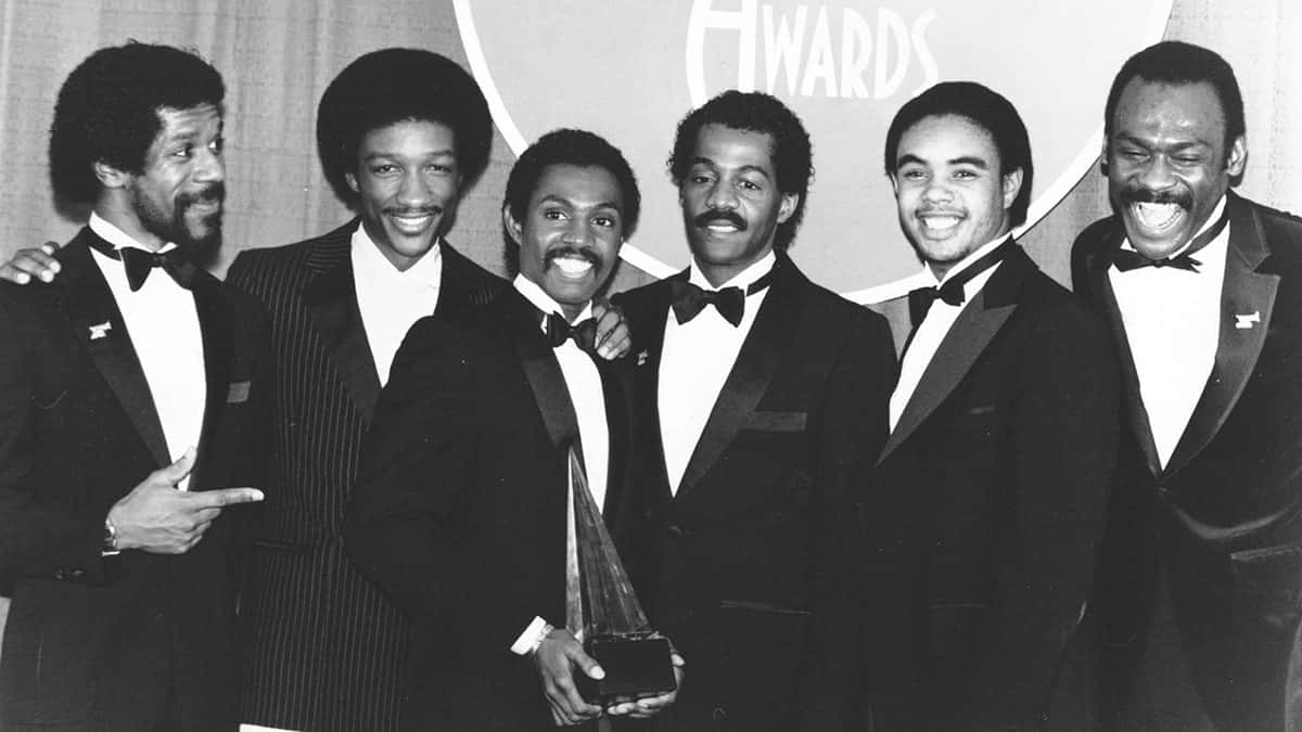 Kool And The Gang, tuxedos, award, SD Desktop Wallpaper
