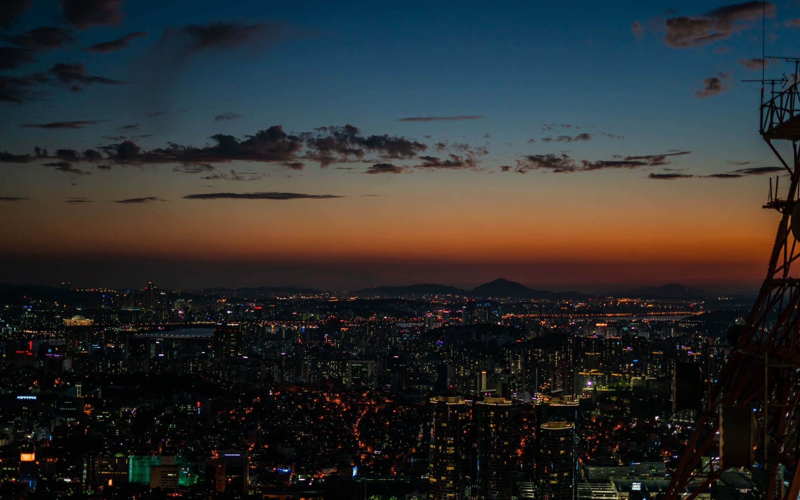 Korean Aesthetic Computer, cityscape, dusk, 2K Desktop Wallpaper
