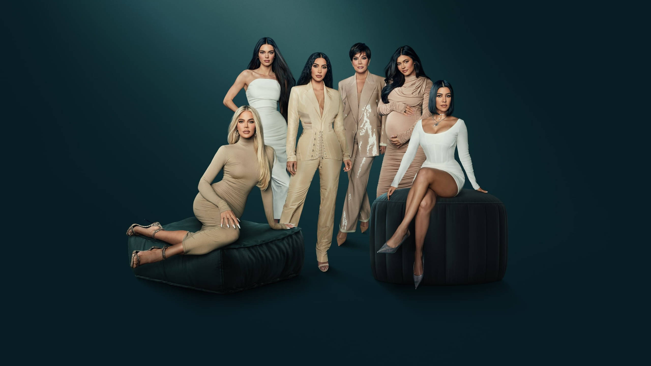Kris Jenner, beige, white, 2K Desktop Wallpaper