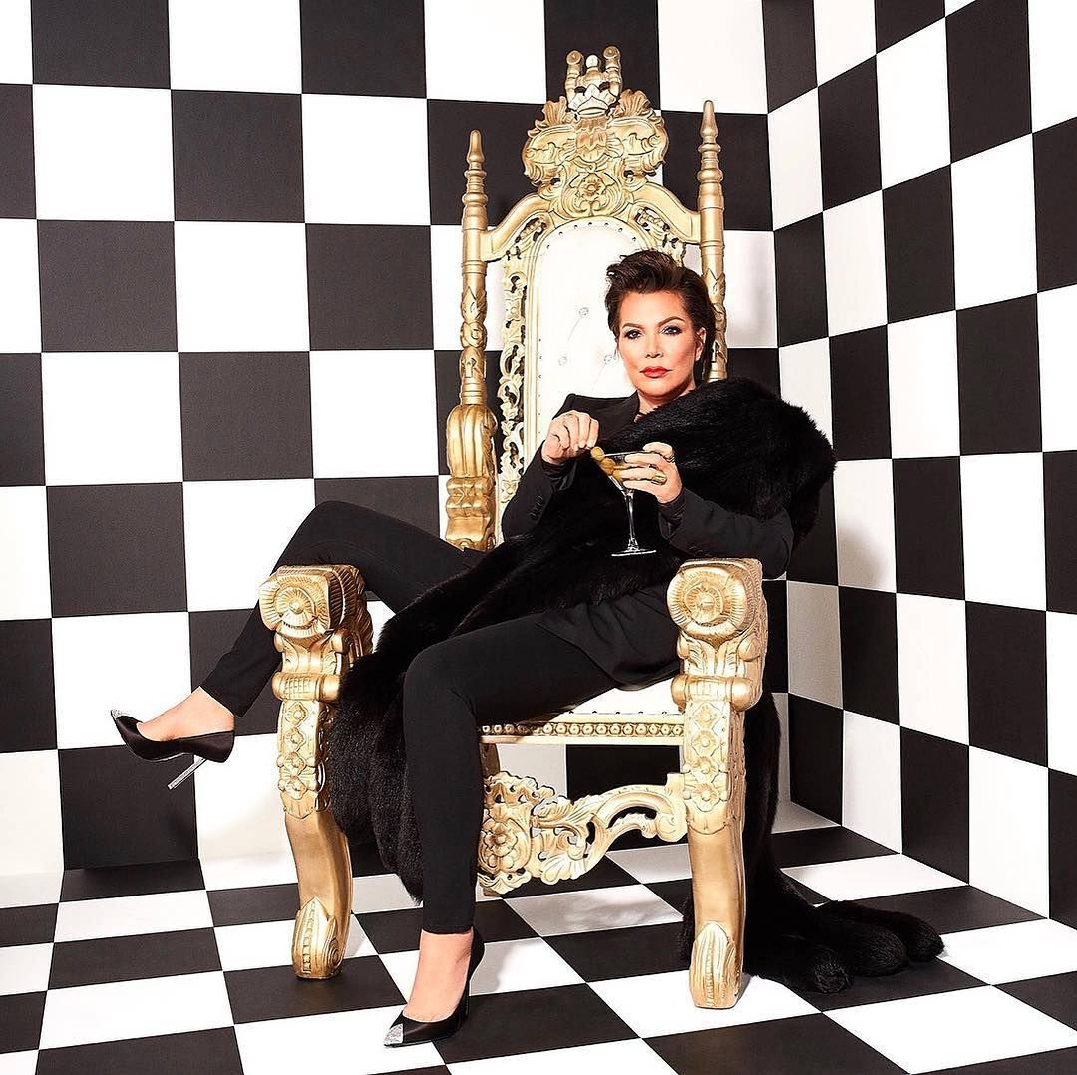 Kris Jenner, black fur coat, ornate gold throne, Full HD Desktop Wallpaper