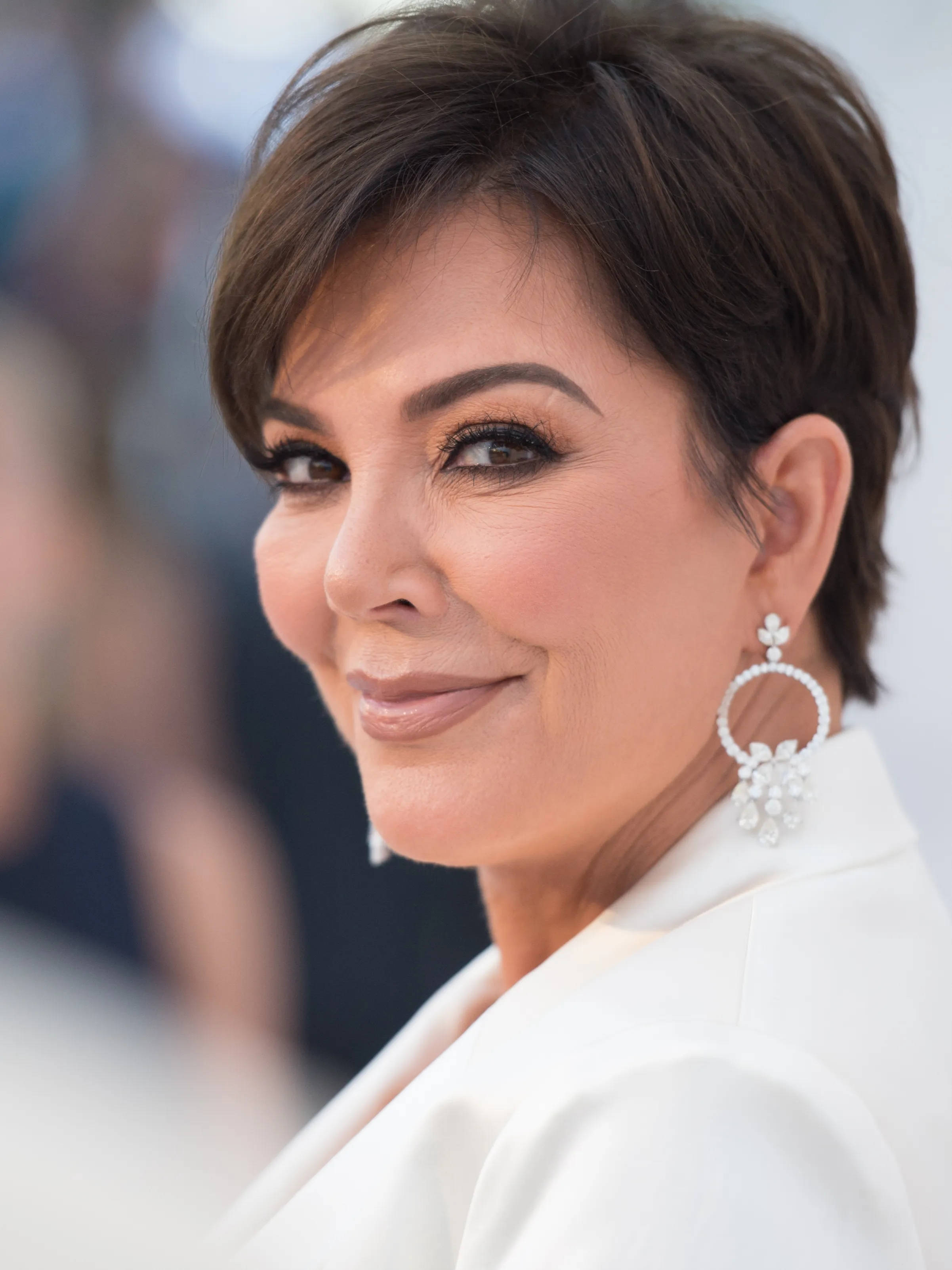 Kris Jenner, white hoop earrings, white blazer, 2K Phone Wallpaper