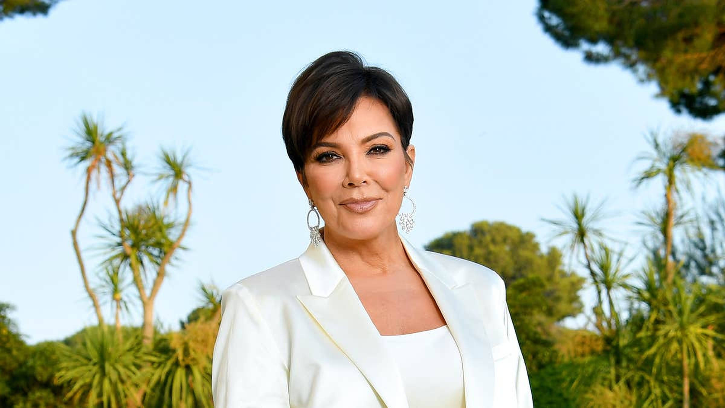 Kris Jenner, white blazer, palm trees, Full HD Desktop Wallpaper
