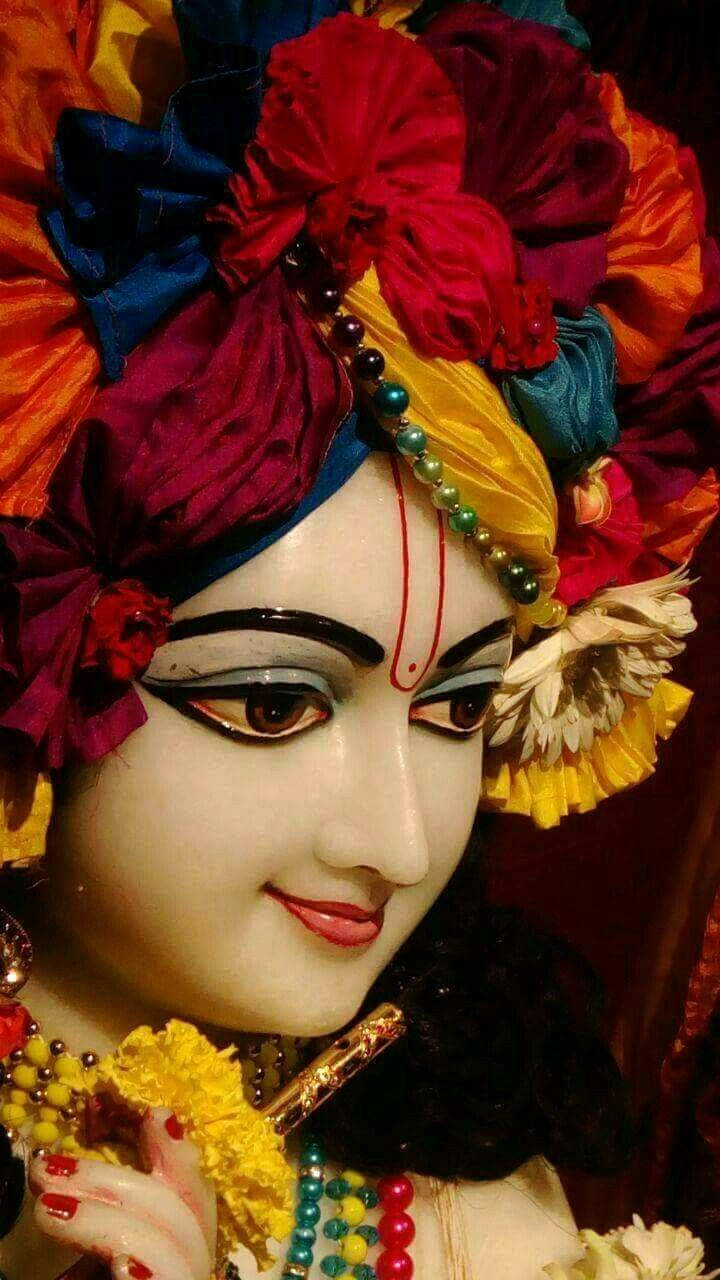Krishna 3d, red head ornaments, vibrant silk flowers, HD Phone Wallpaper