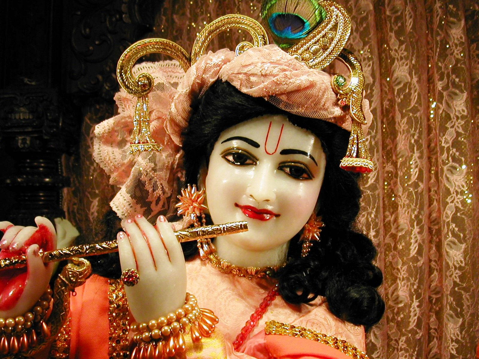 Krishna Bhagwan, dark curls, golden ornaments, HD Desktop Wallpaper