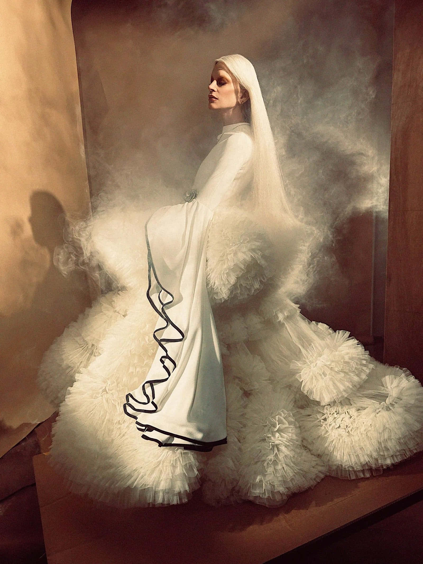 Kristen McMenamy, voluminous white gown, black ribbon detailing, Full HD Phone Wallpaper
