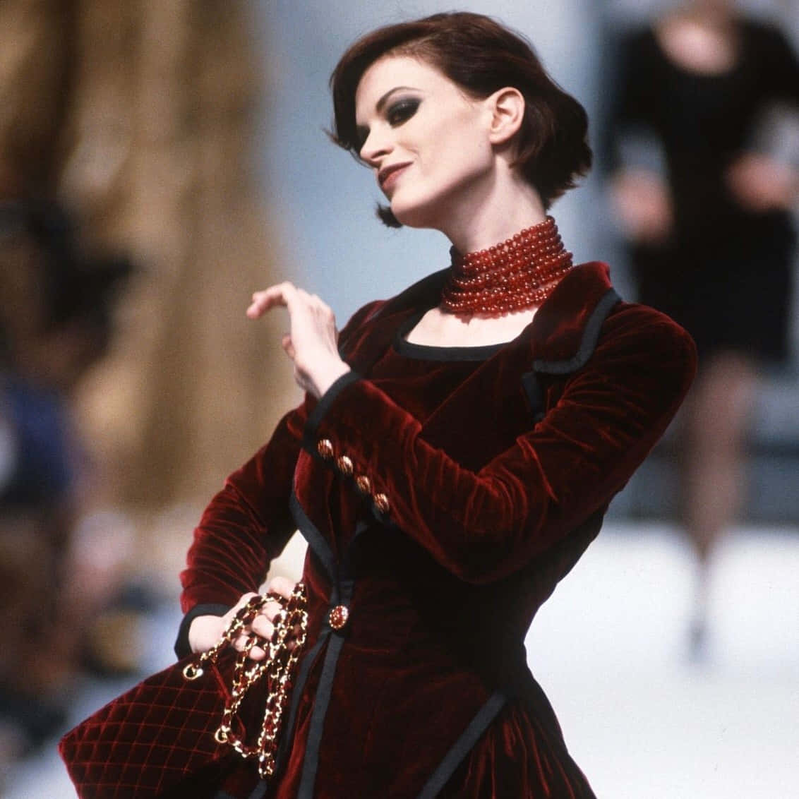 Kristen Mcmenamy, red velvet dress, black trim, SD Desktop Wallpaper