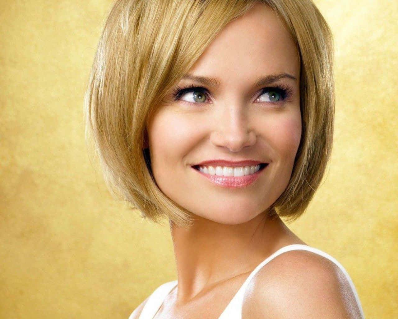 Kristin Chenoweth, blonde bob hair, bright smile, HD Desktop Wallpaper