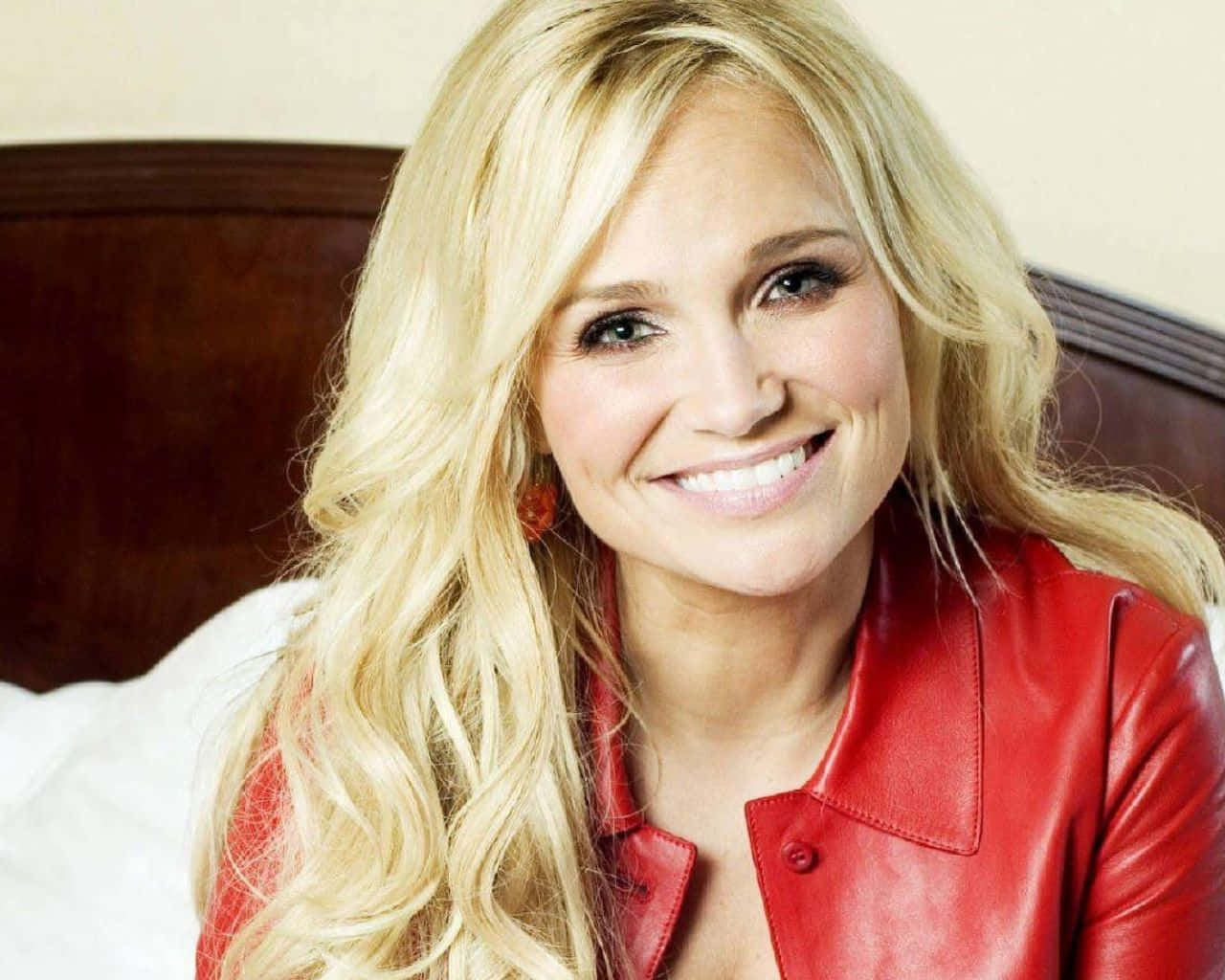 Kristin Chenoweth, red leather jacket, wooden headboard, HD Desktop Wallpaper