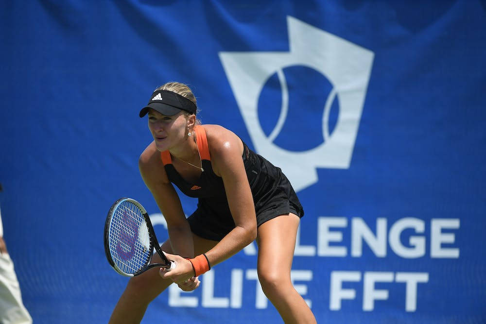 Kristina Mladenovic, black and orange gear, forehand, SD Desktop Wallpaper