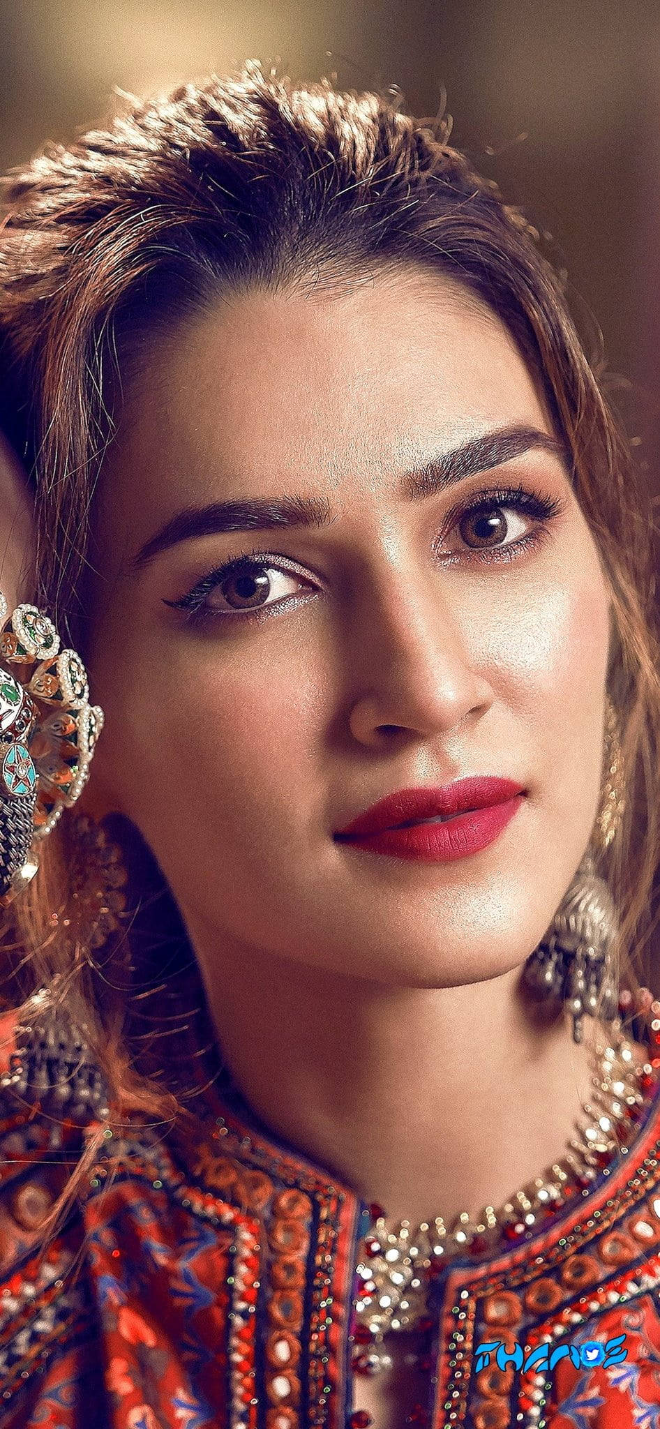 Kriti Sanon, red lipstick, ornate jewelry, Full HD Phone Wallpaper