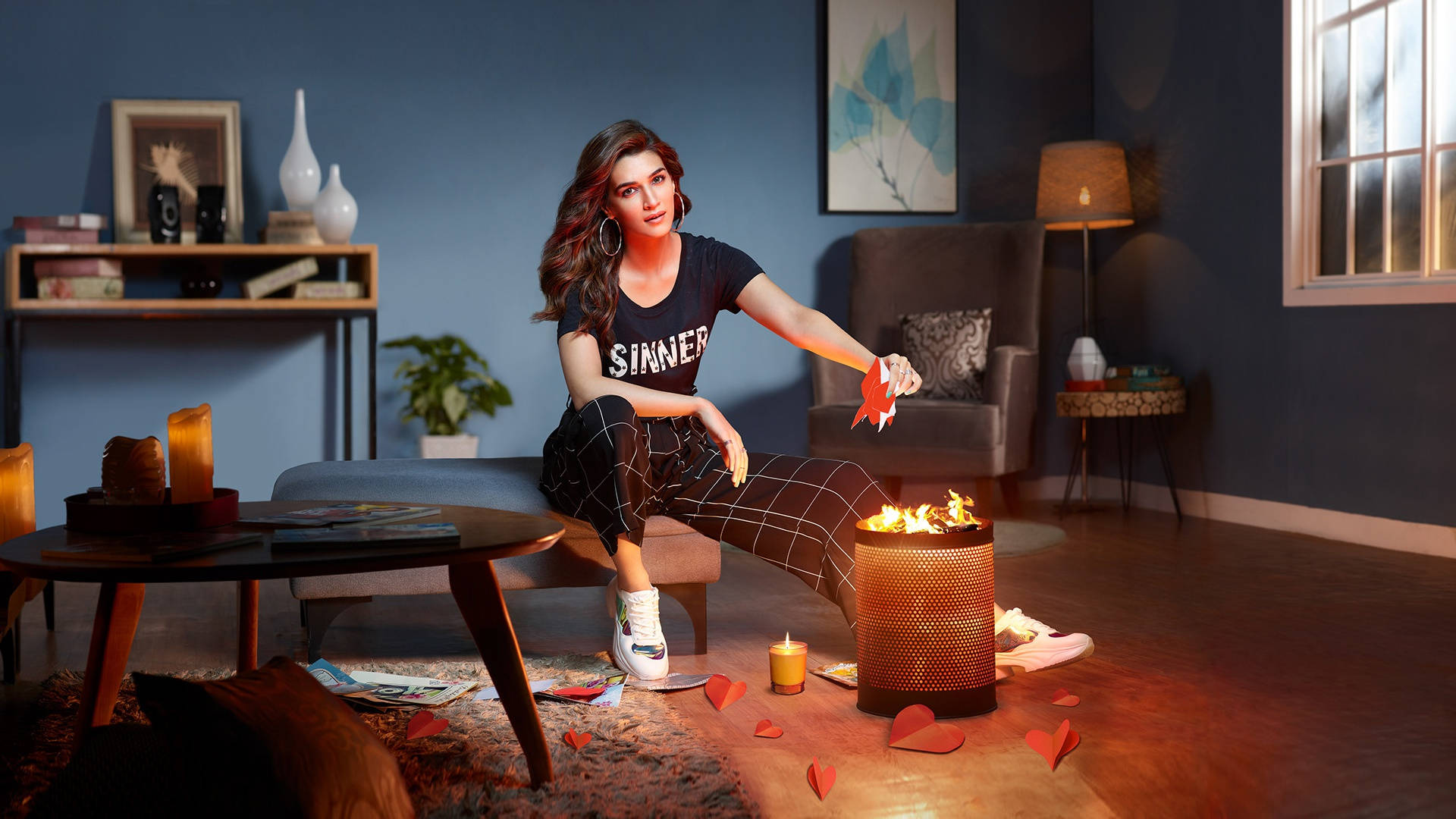 Kriti Sanon, SINNER tee, dim blue living room, Full HD Desktop Wallpaper