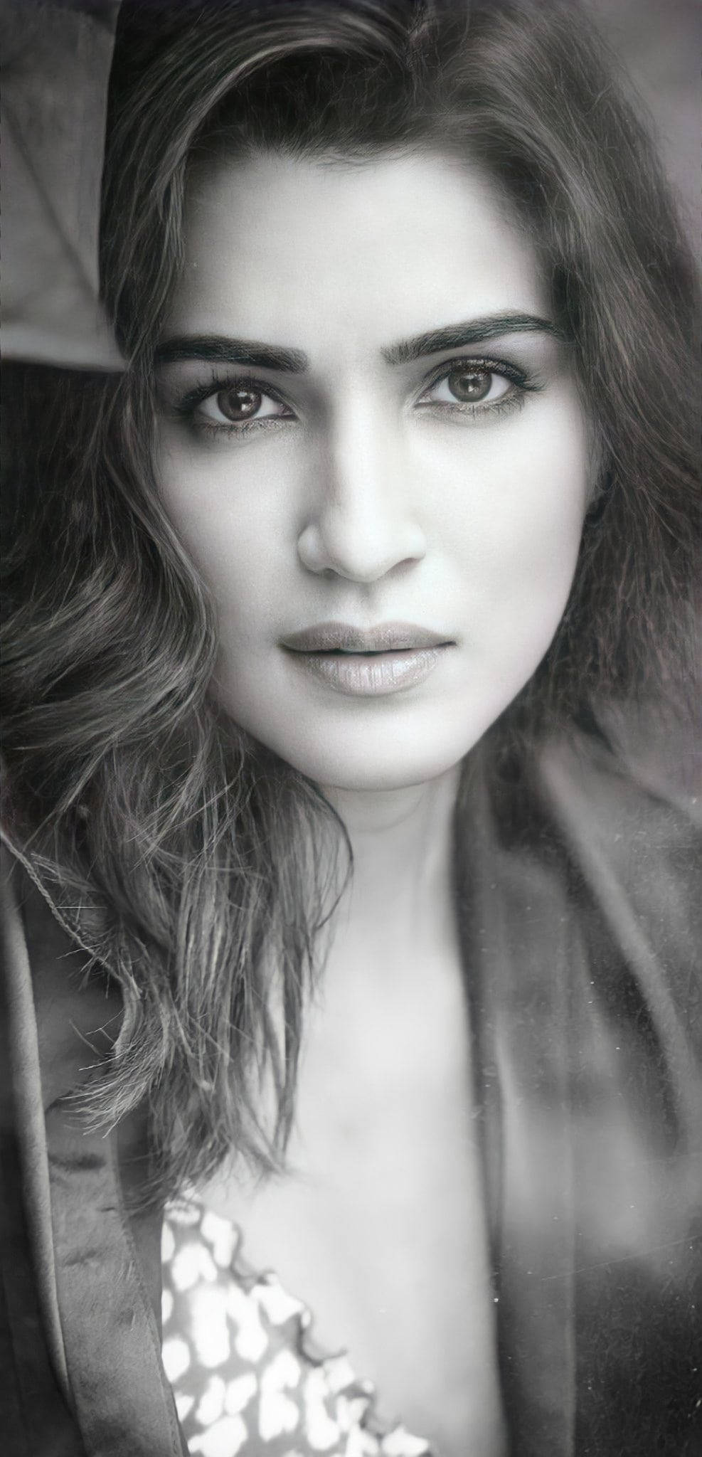 Kriti Sanon, grayscale, black and white portrait, Full HD Phone Wallpaper