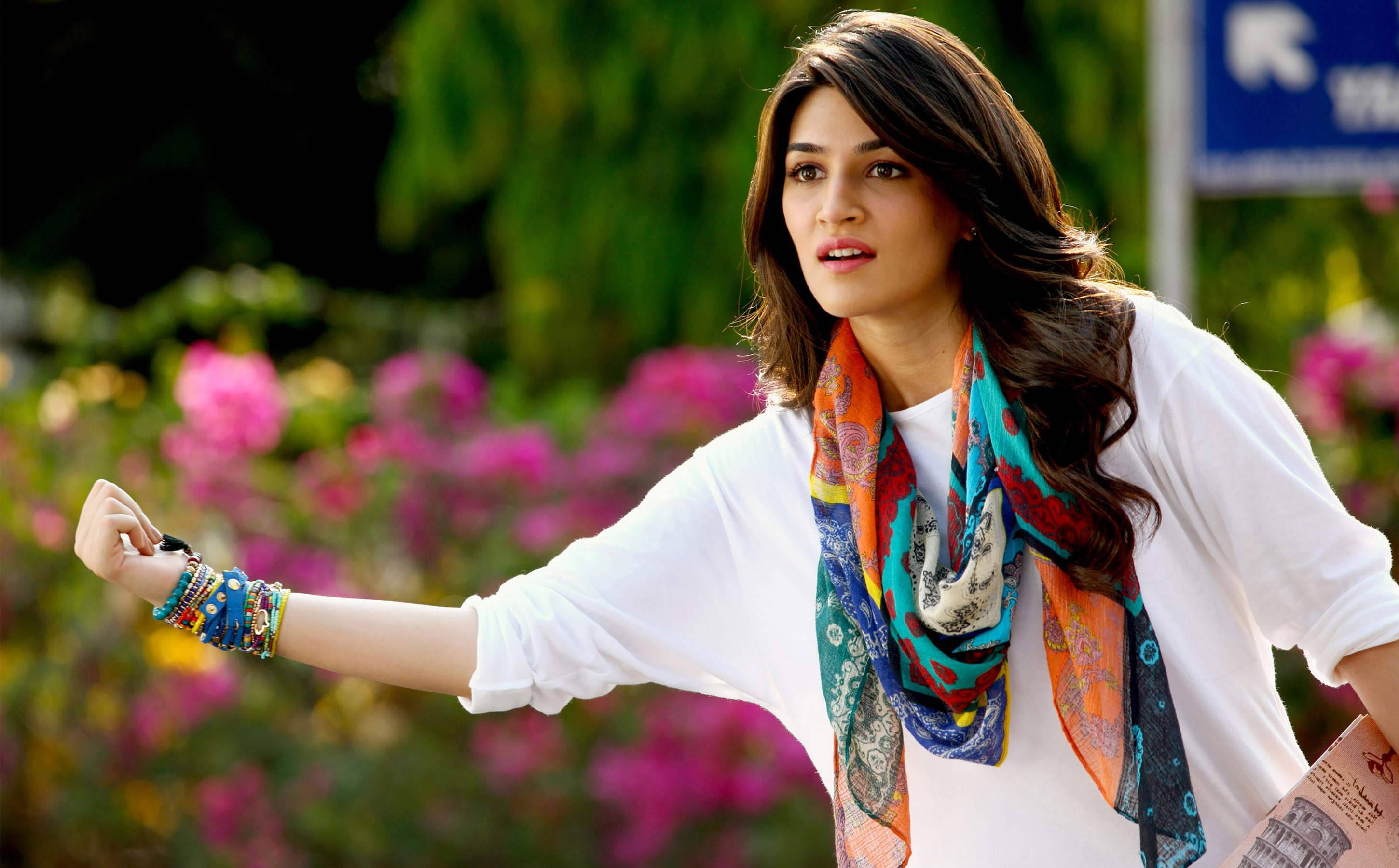 Kriti Sanon, white shirt, colorful scarf, 2K Desktop Wallpaper