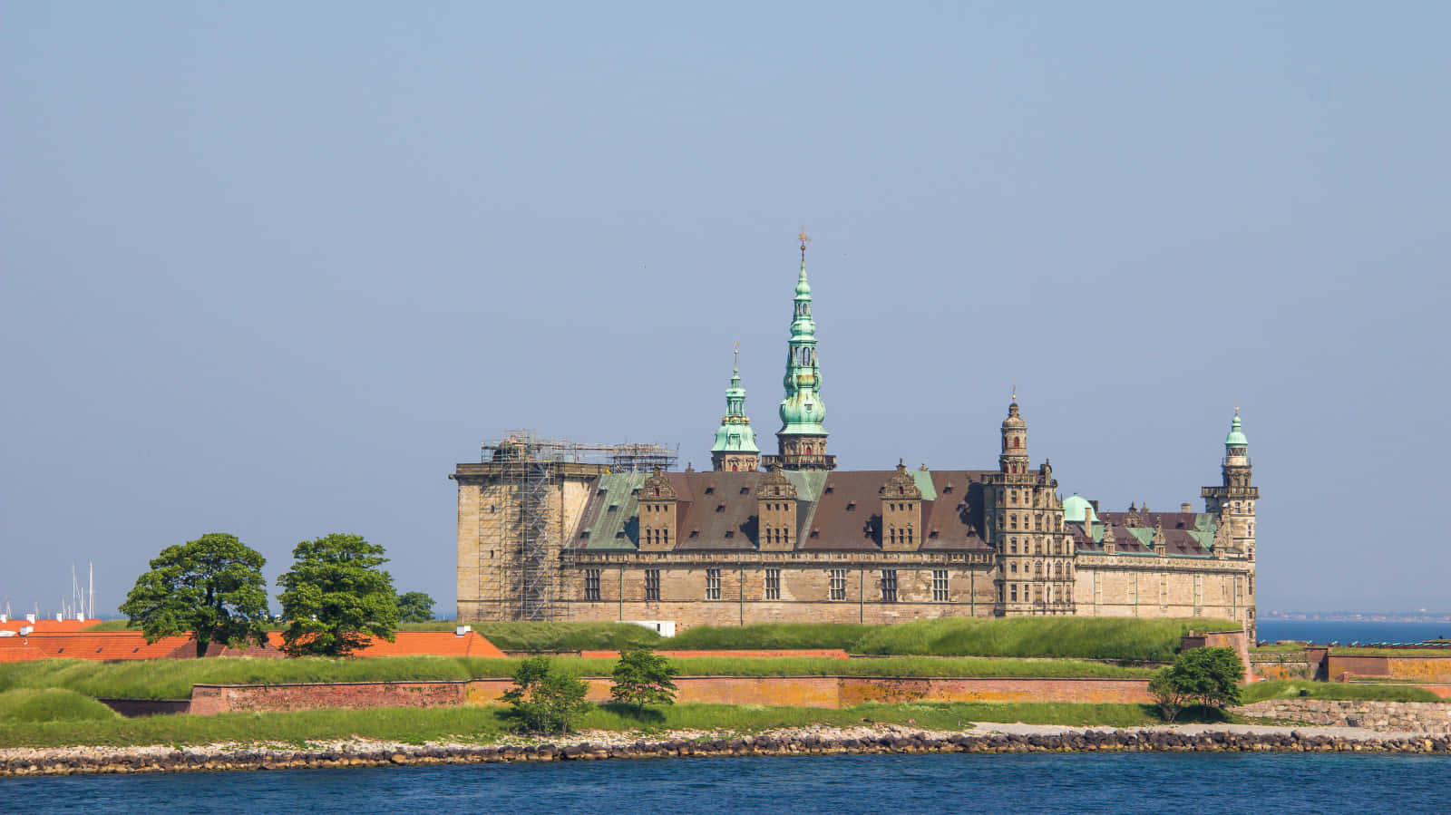Kronborg Castle, green copper roofs, stone towers, HD Desktop Wallpaper