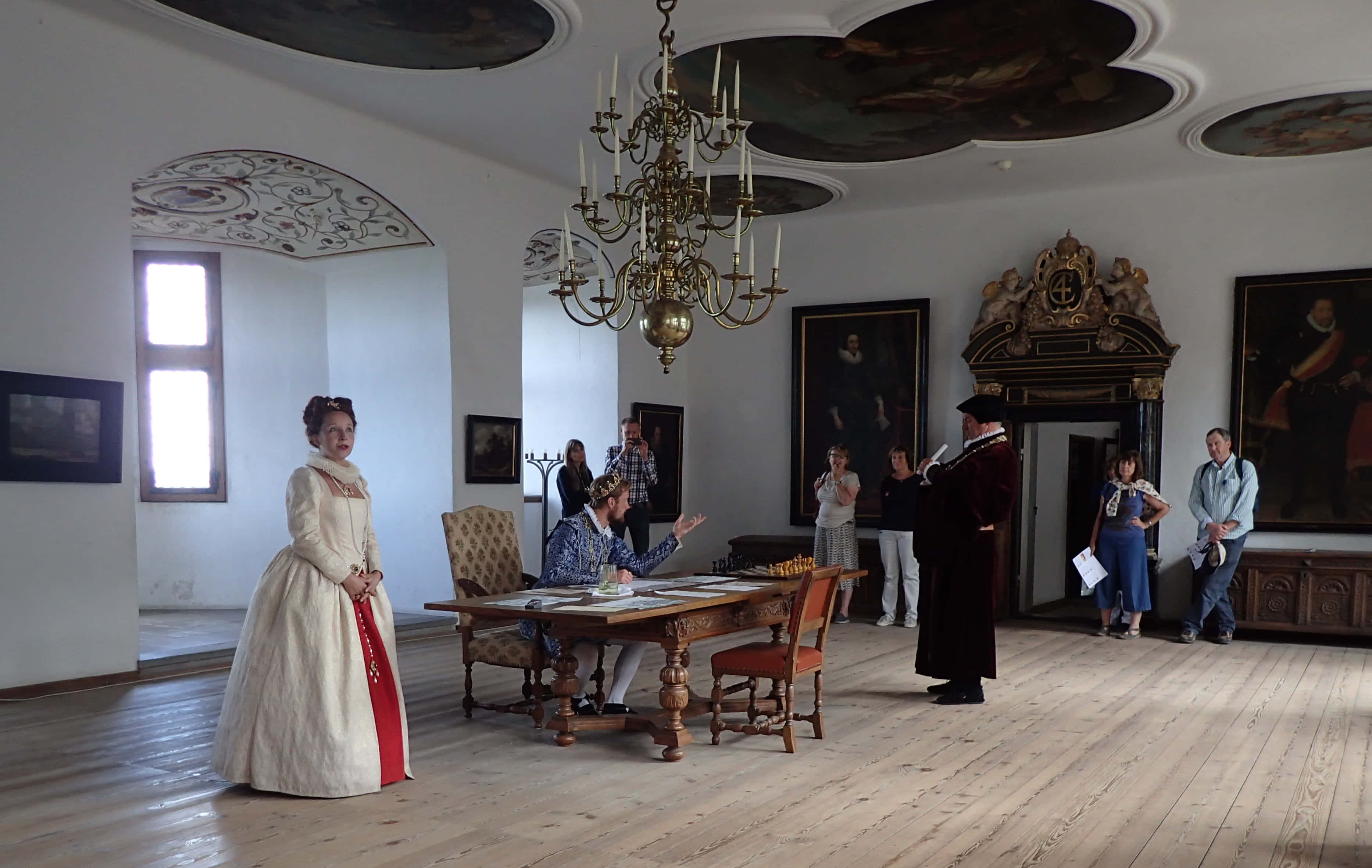 Kronborg Castle, period costumes, grand ornate hall, 2K Desktop Wallpaper