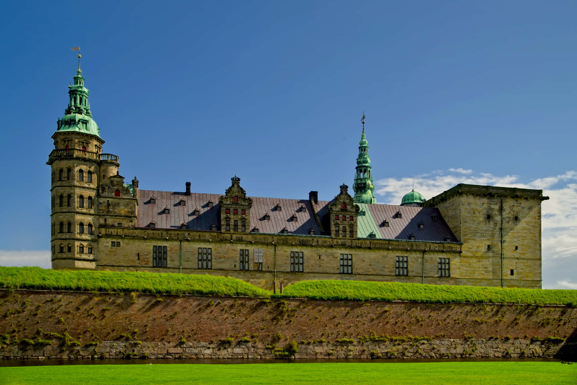 Kronborg Castle, green copper roofs, stone towers, Full HD Desktop Wallpaper
