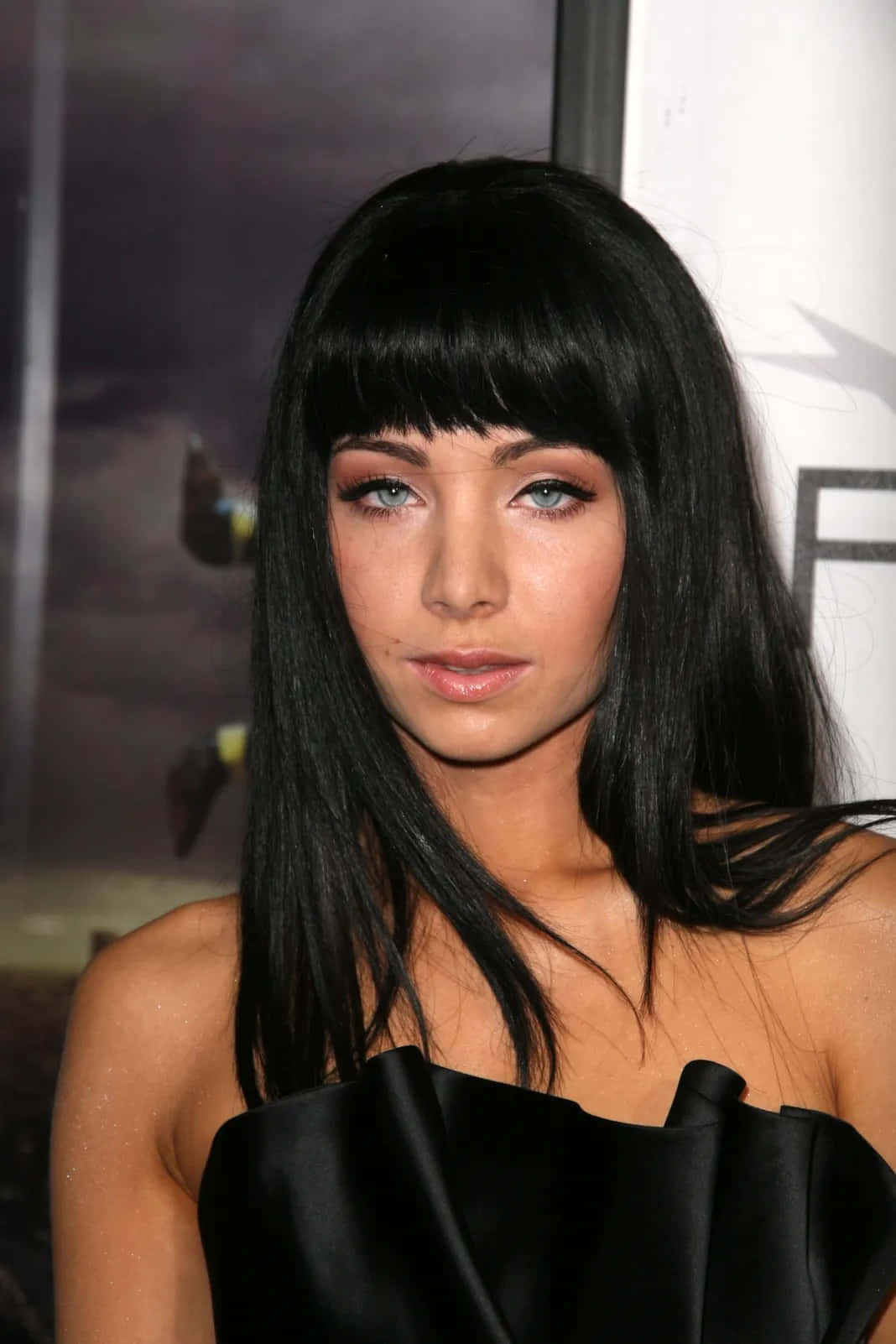 Ksenia Solo, black strapless dress, long black hair, HD Phone Wallpaper