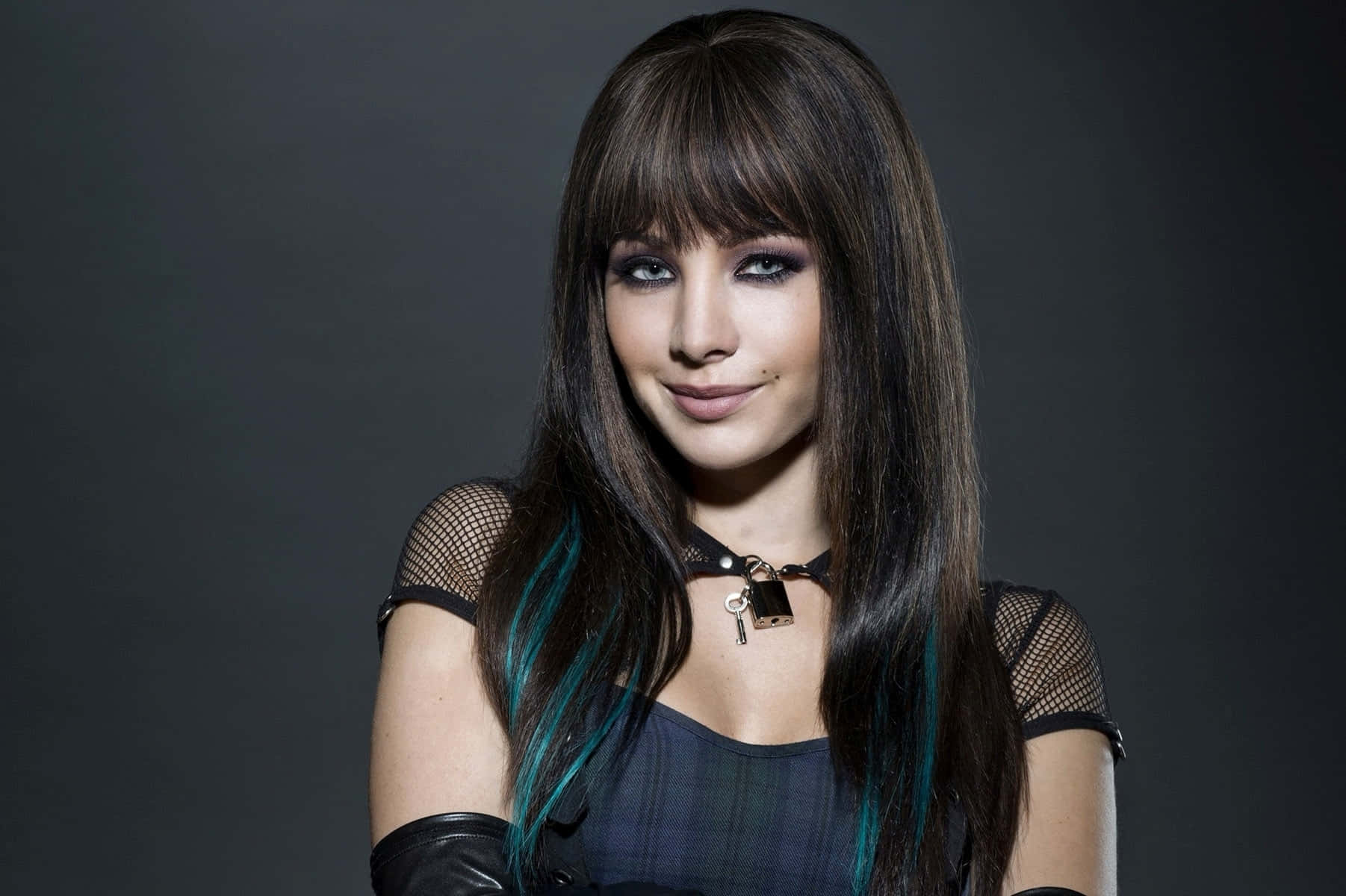 Ksenia Solo, dark hair, teal streaks, HD Desktop Wallpaper