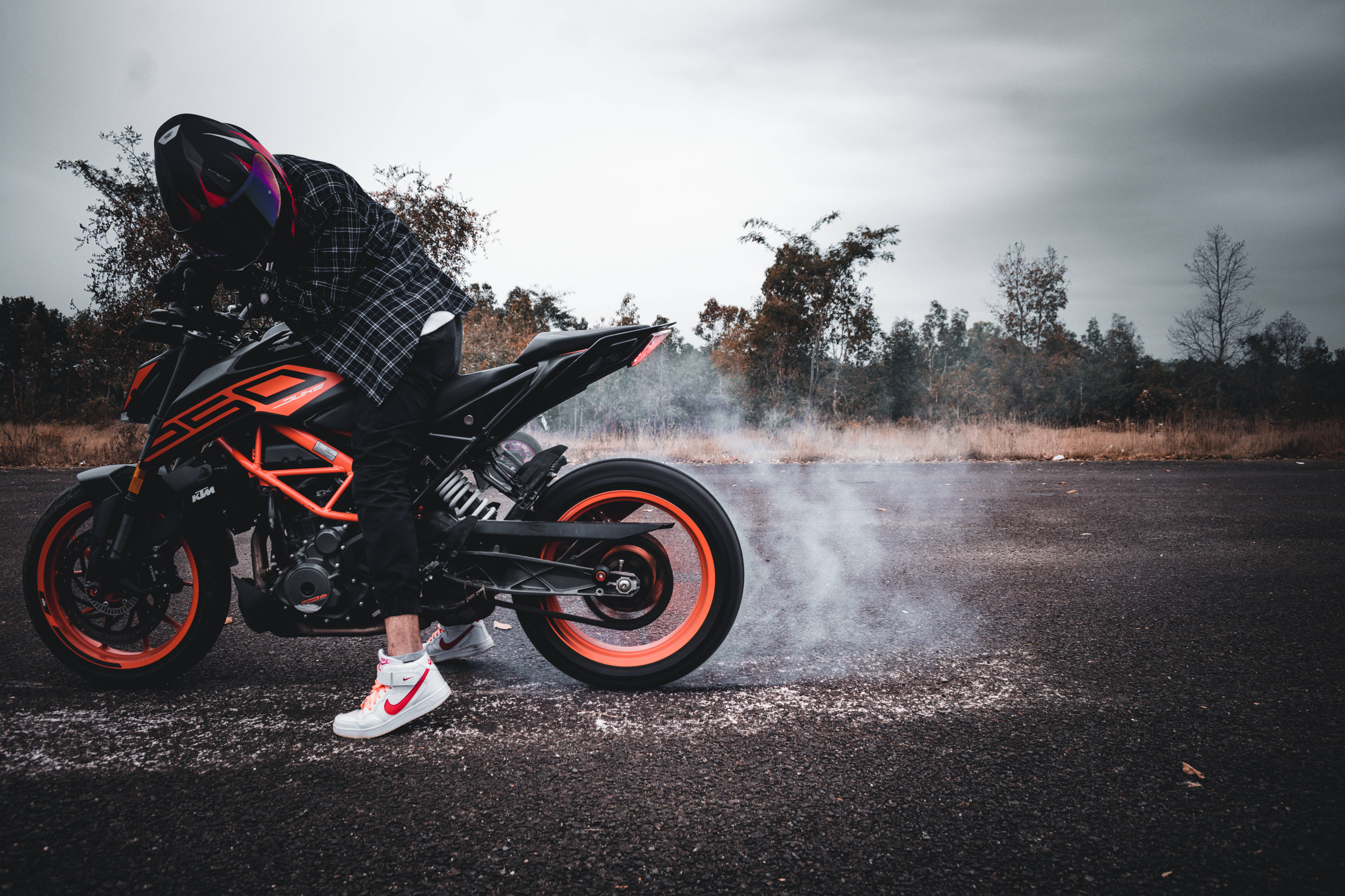 KTM Duke 200, black and orange motorcycle, gray asphalt road, 5K Desktop Wallpaper
