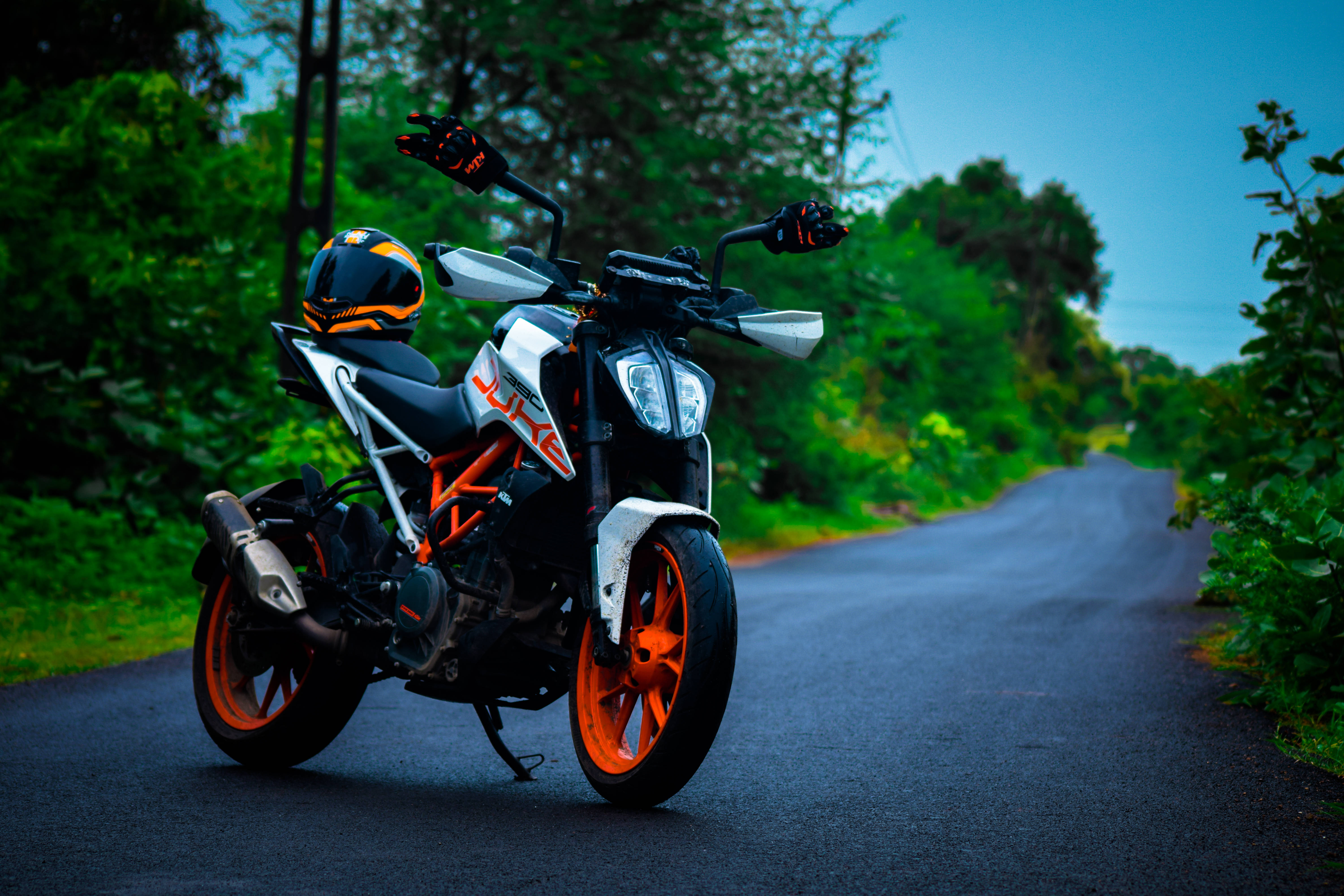 KTM Duke 200, orange and black, winding forest road, 5K Desktop Wallpaper