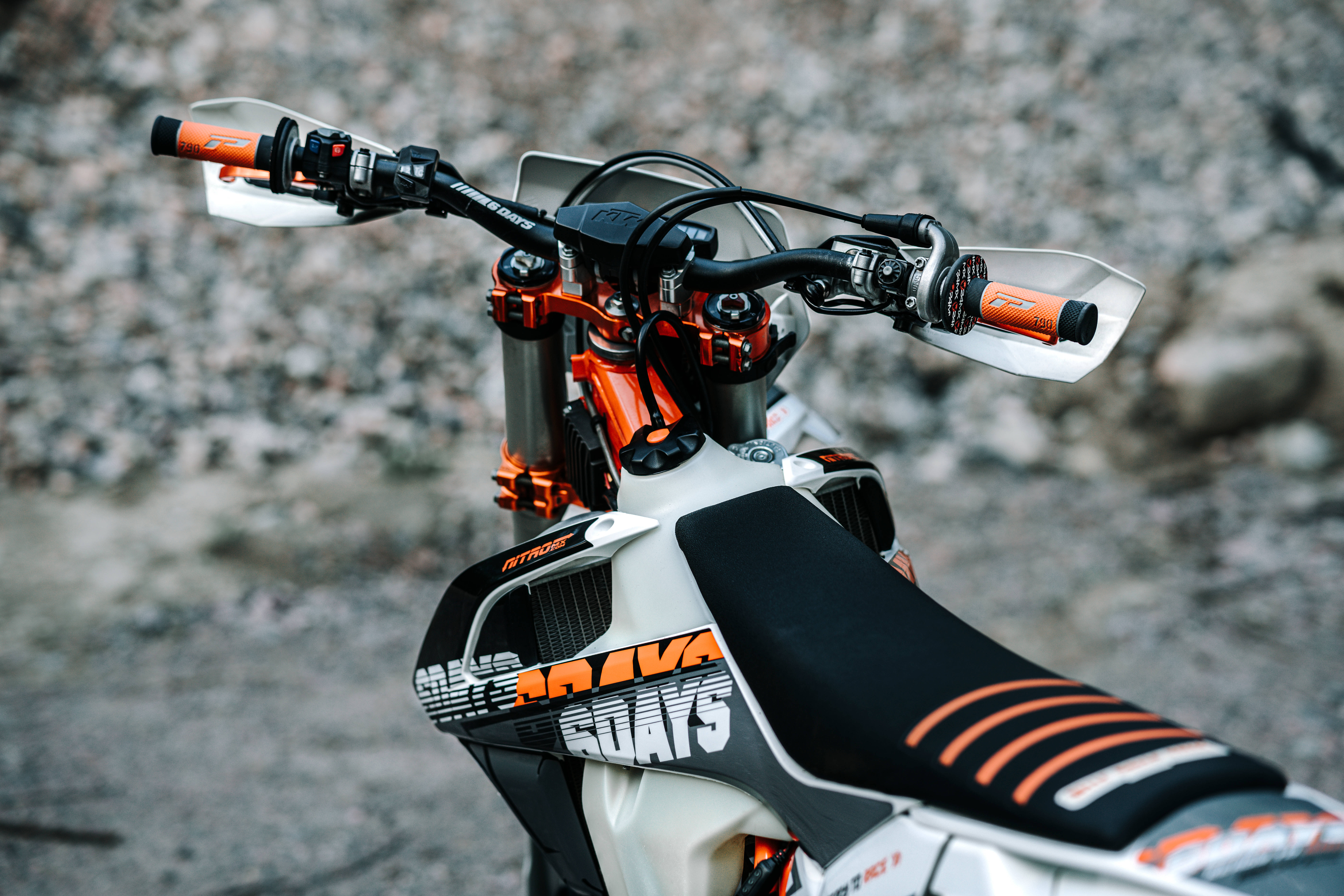 KTM Duke 200, handlebars, seat, 8K Desktop Wallpaper