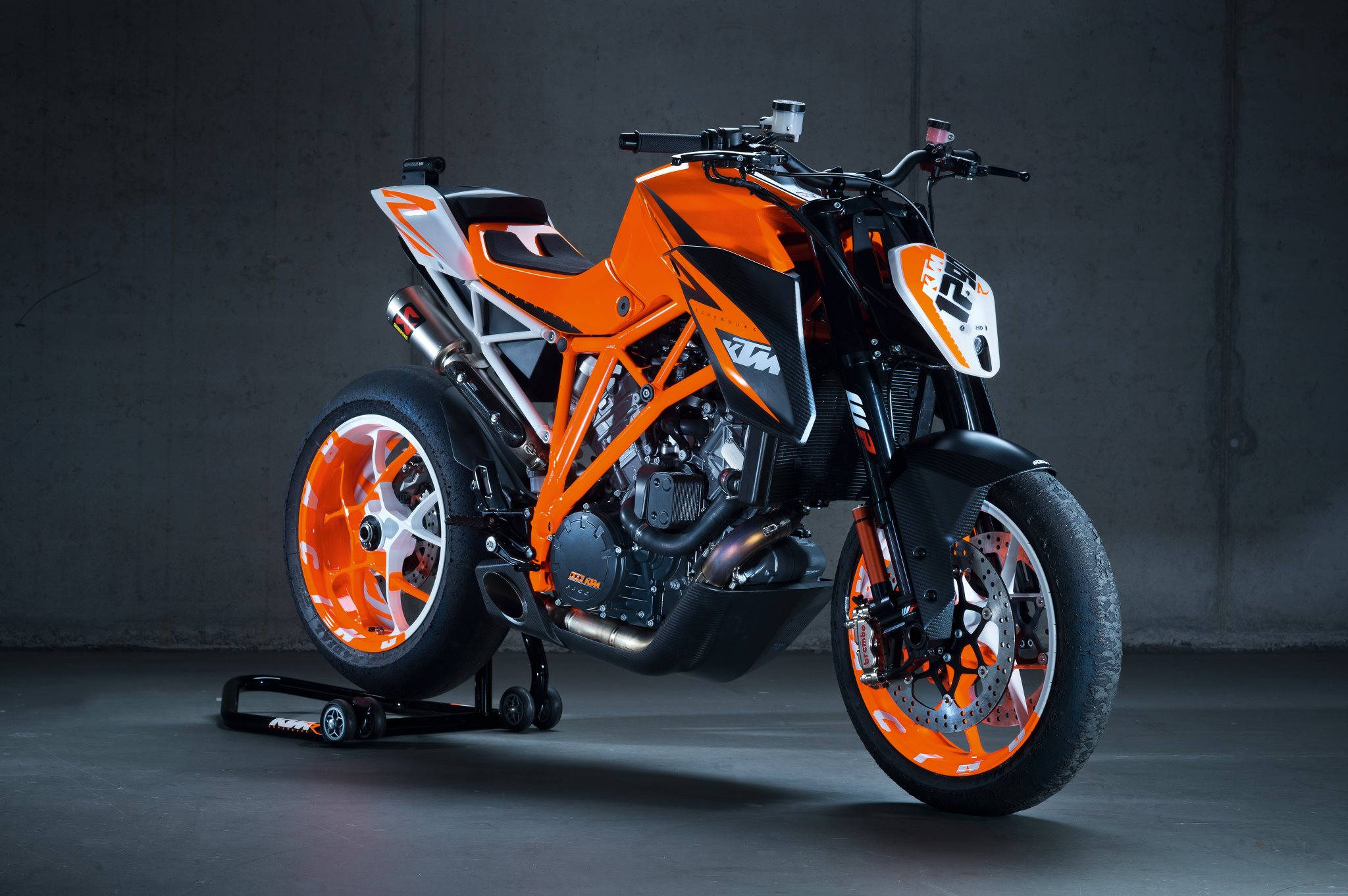 KTM Duke 200, orange and black, dark concrete wall, Full HD Desktop Wallpaper