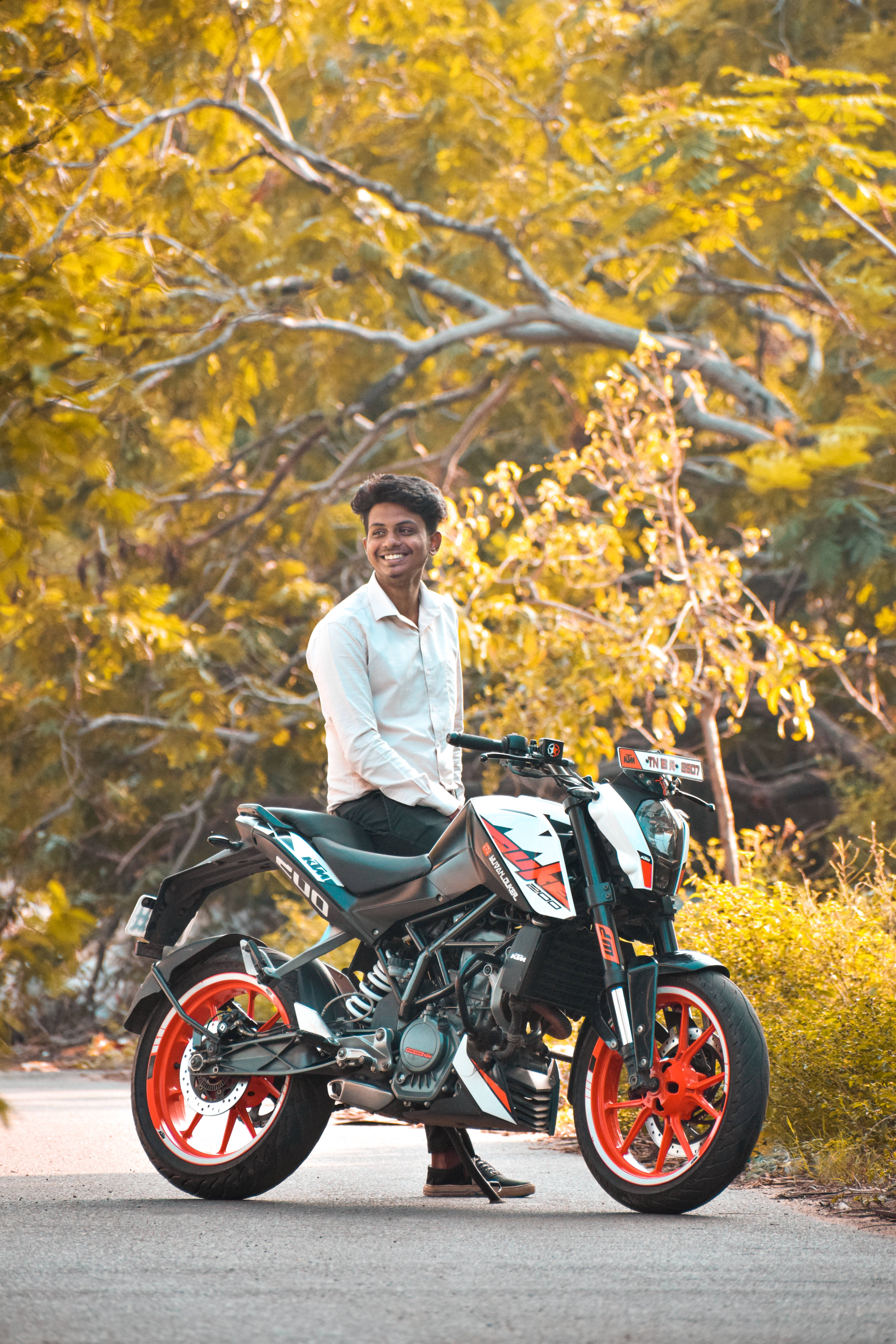 KTM Duke 200, man, white shirt, 5K Phone Wallpaper