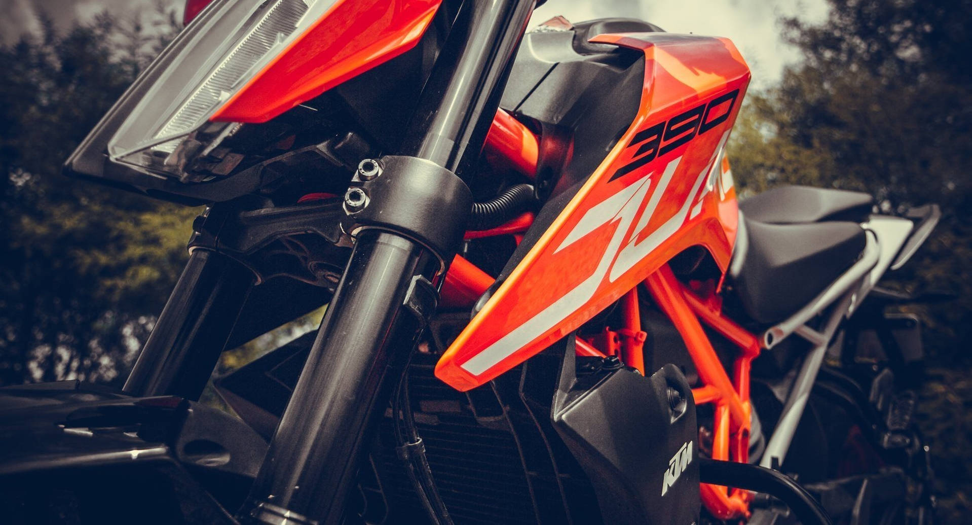 Orange KTM Duke 390, black accents, chrome details, HD Desktop Wallpaper