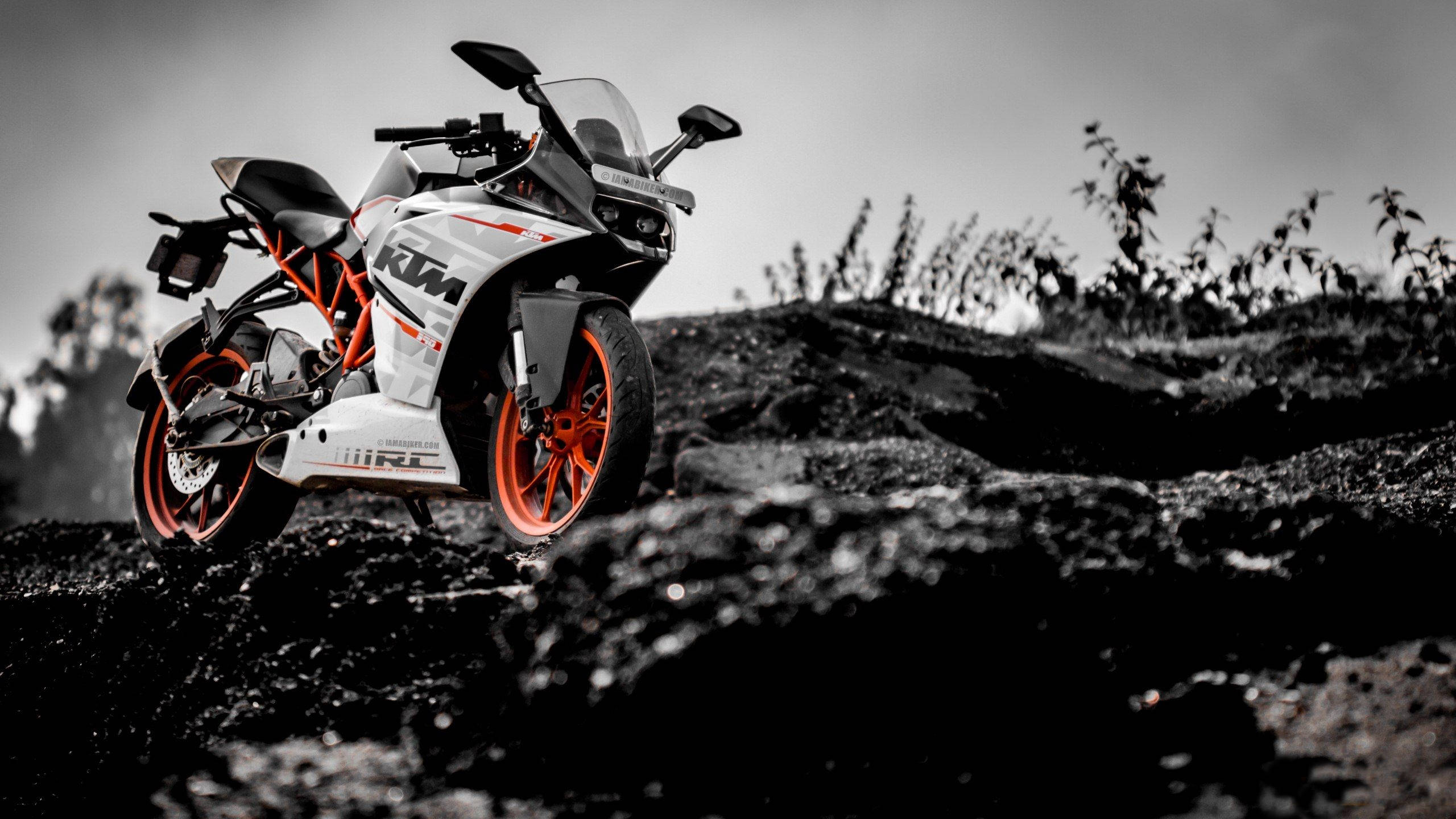 KTM Duke 390, white and orange, rocky cliff, 2K Desktop Wallpaper