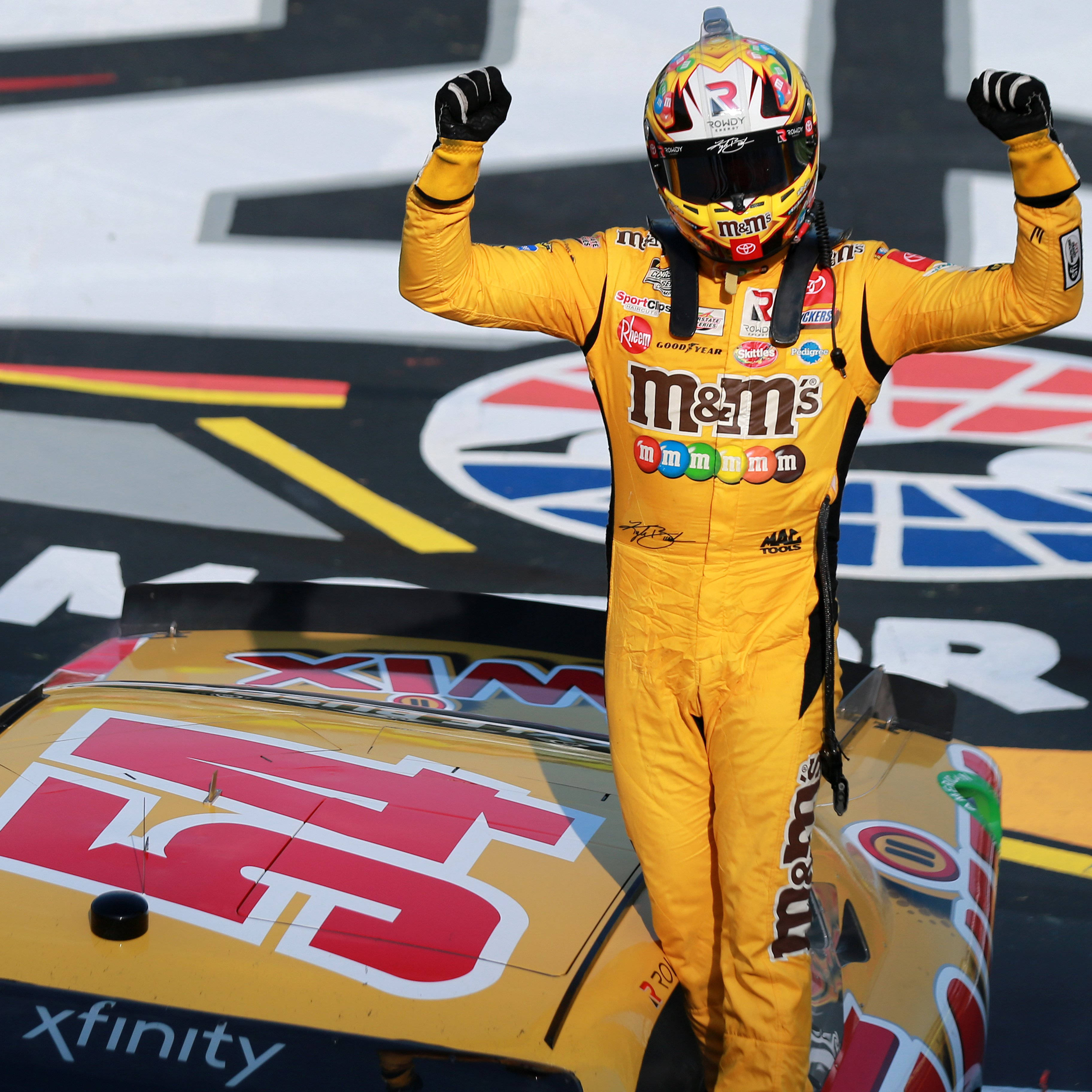 Kyle Busch, M&M's suit, bright yellow, 2K Desktop Wallpaper