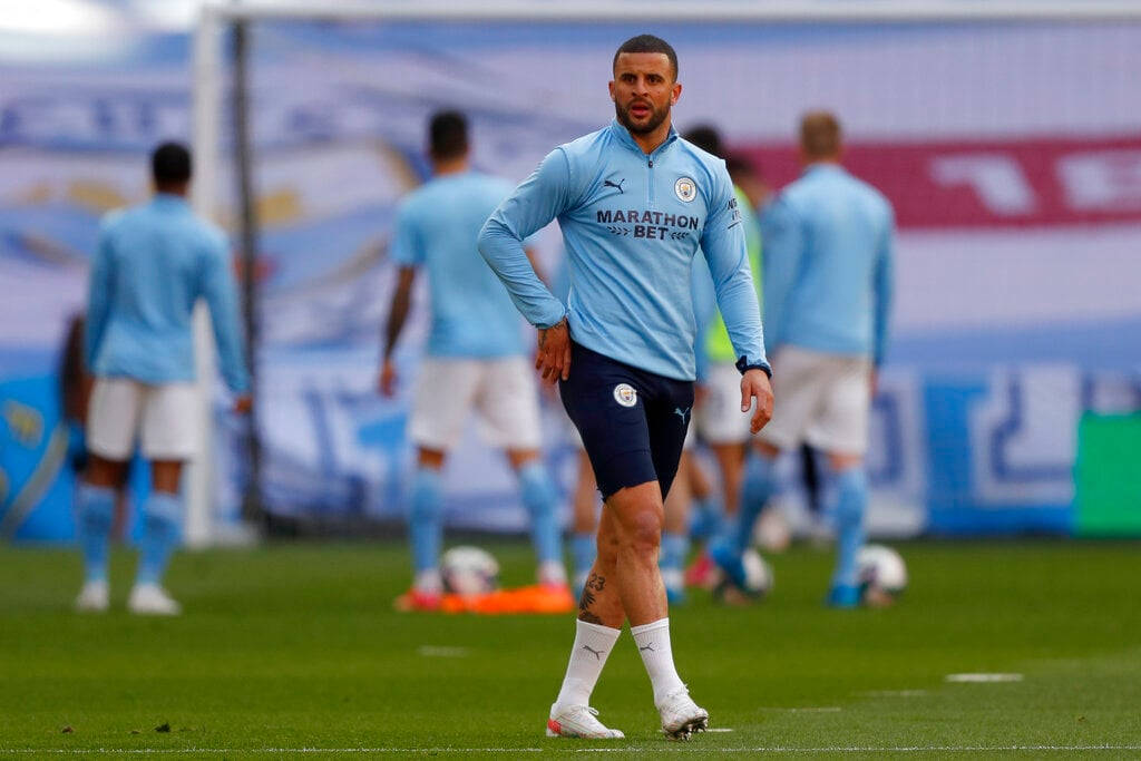Kyle Walker, light blue training gear, green pitch, SD Desktop Wallpaper