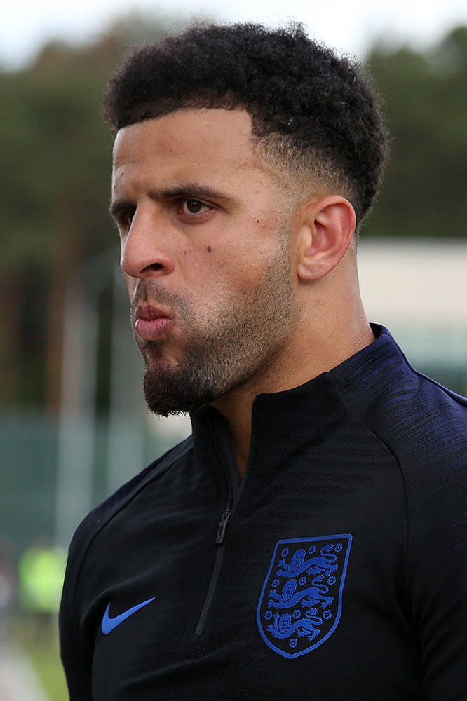 Kyle Walker, England training gear, intense gaze, SD Phone Wallpaper