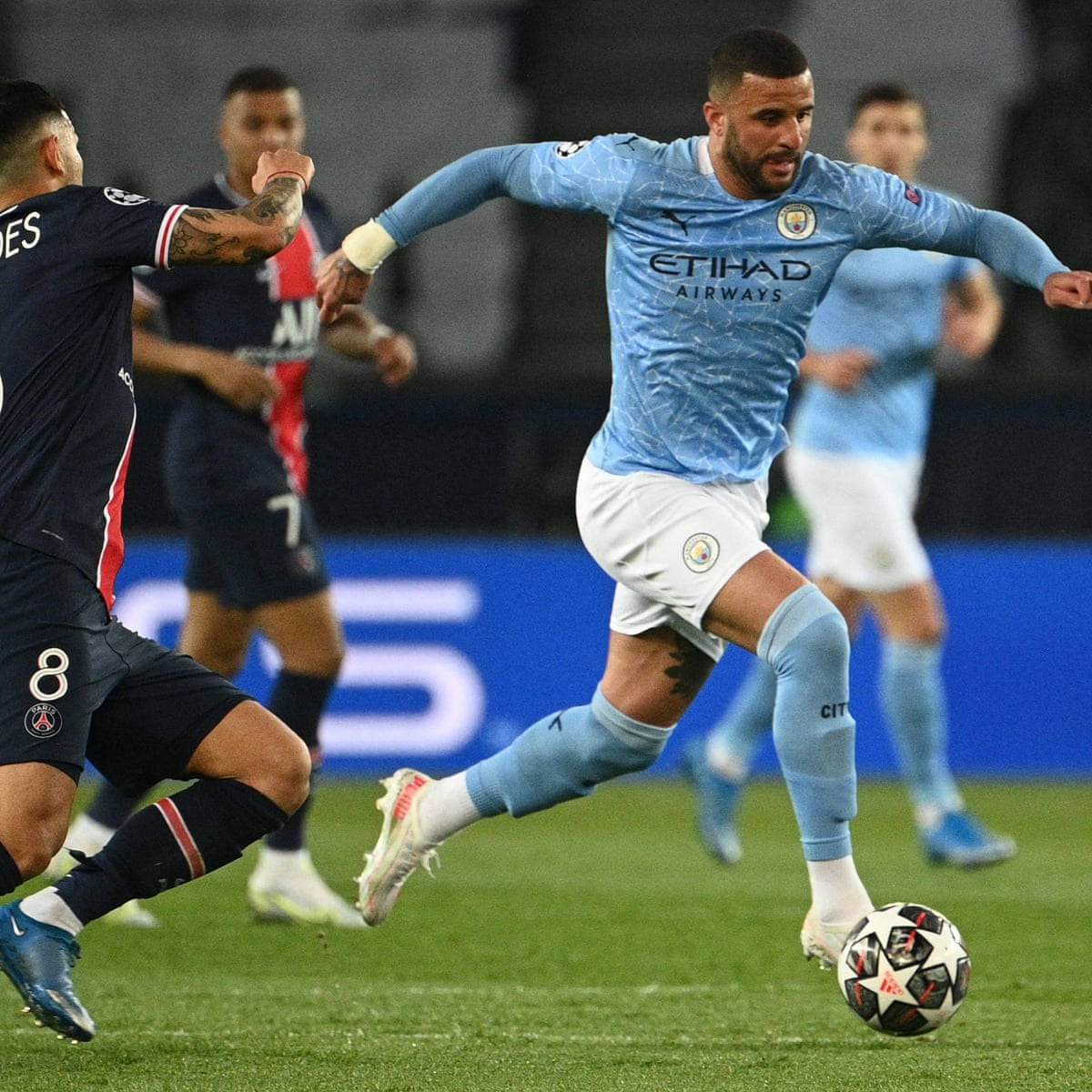 Kyle Walker, light blue jersey, dark navy kit, SD Desktop Wallpaper