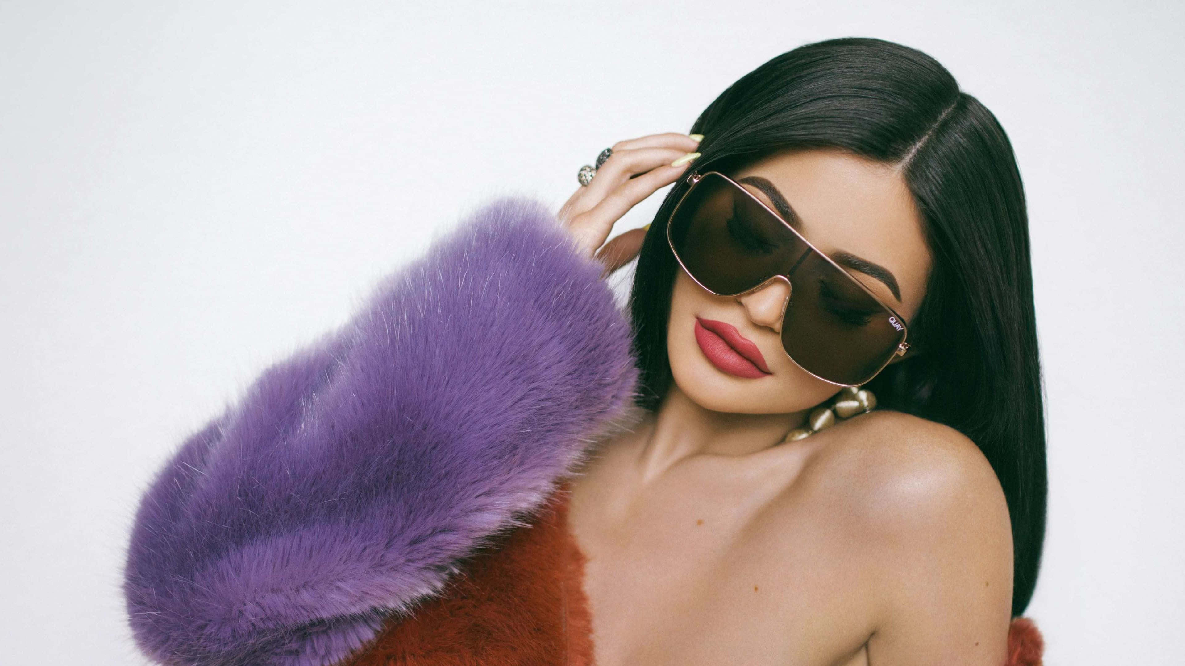 Kylie Jenner 4K, long black hair, oversized sunglasses, 4K Desktop Wallpaper