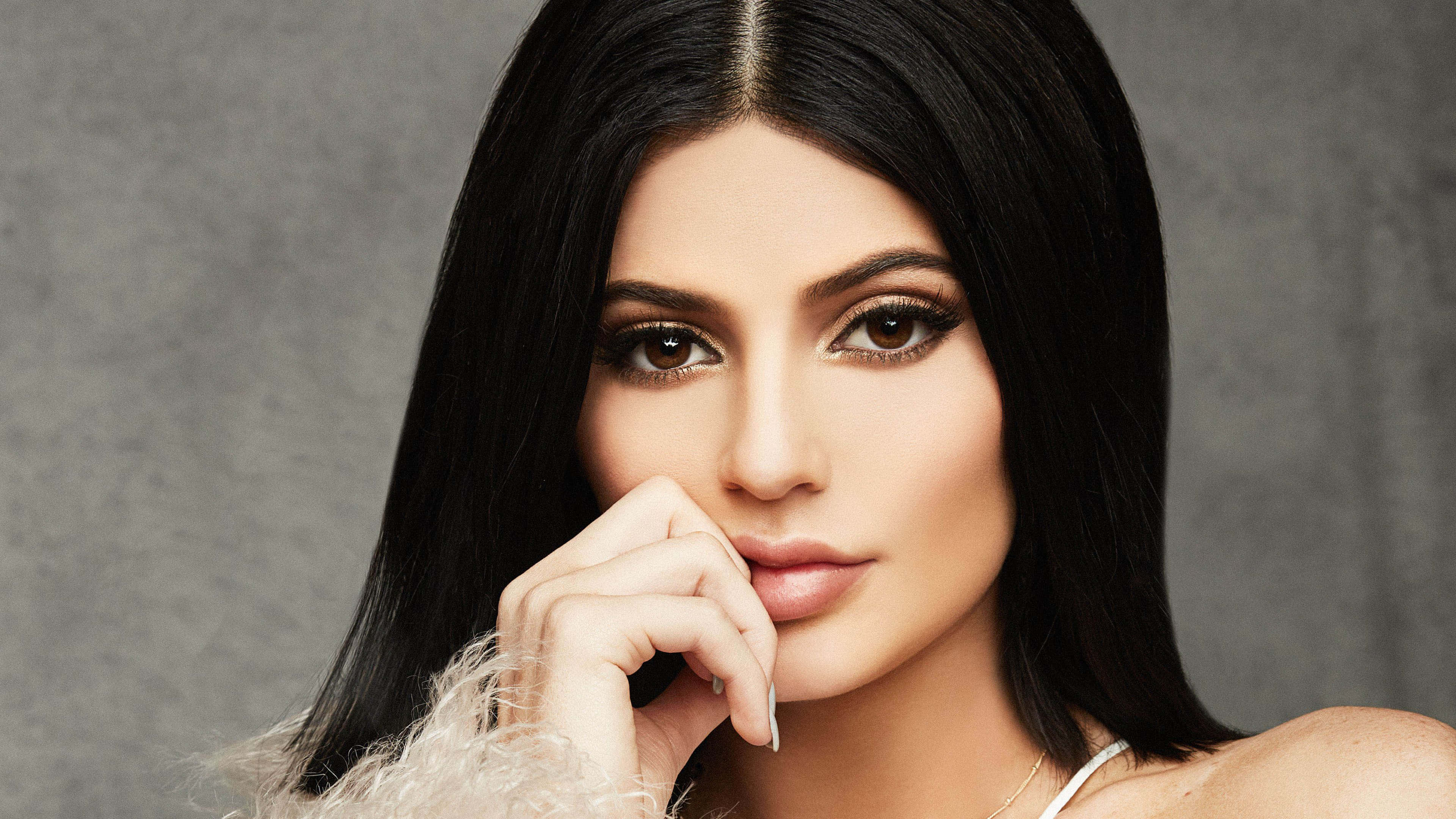 Kylie Jenner, long black hair, smoky eyes, 4K Desktop Wallpaper