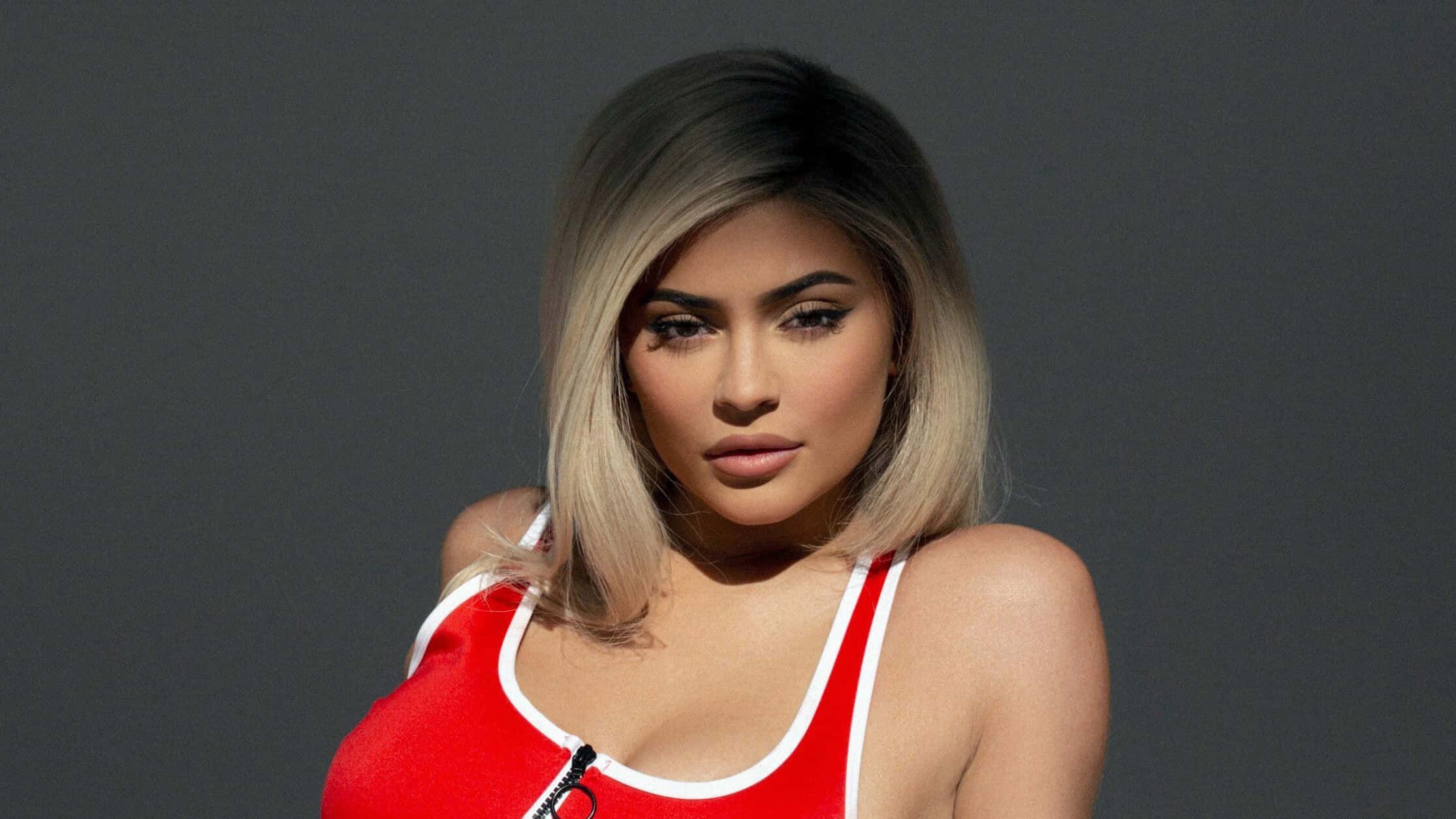 Kylie Jenner, blonde hair, red and white tank top, Full HD Desktop Wallpaper