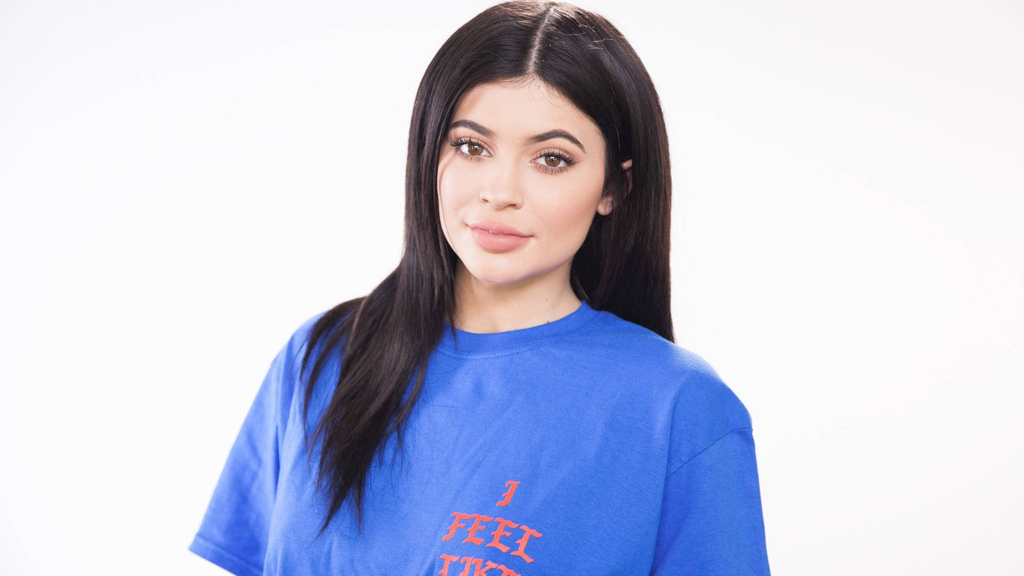 Kylie Jenner, blue t-shirt, red text, Full HD Desktop Wallpaper