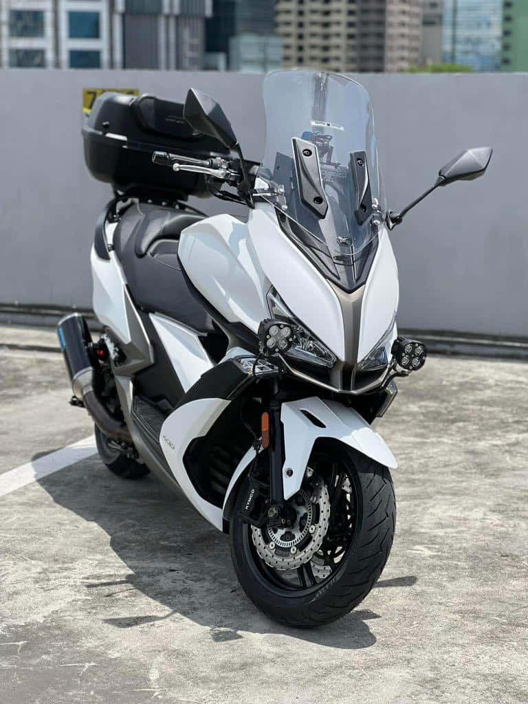 Kymco, white maxi scooter, large windscreen, SD Phone Wallpaper