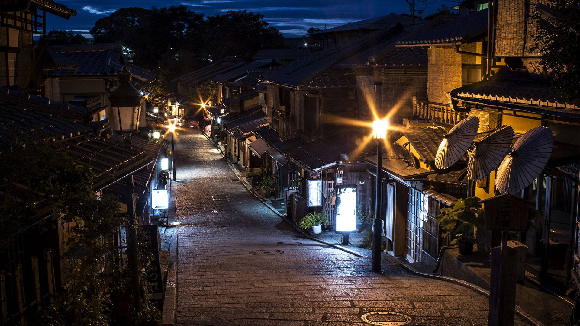 Kyoto, night street, warm glowing lanterns, Full HD Desktop Wallpaper