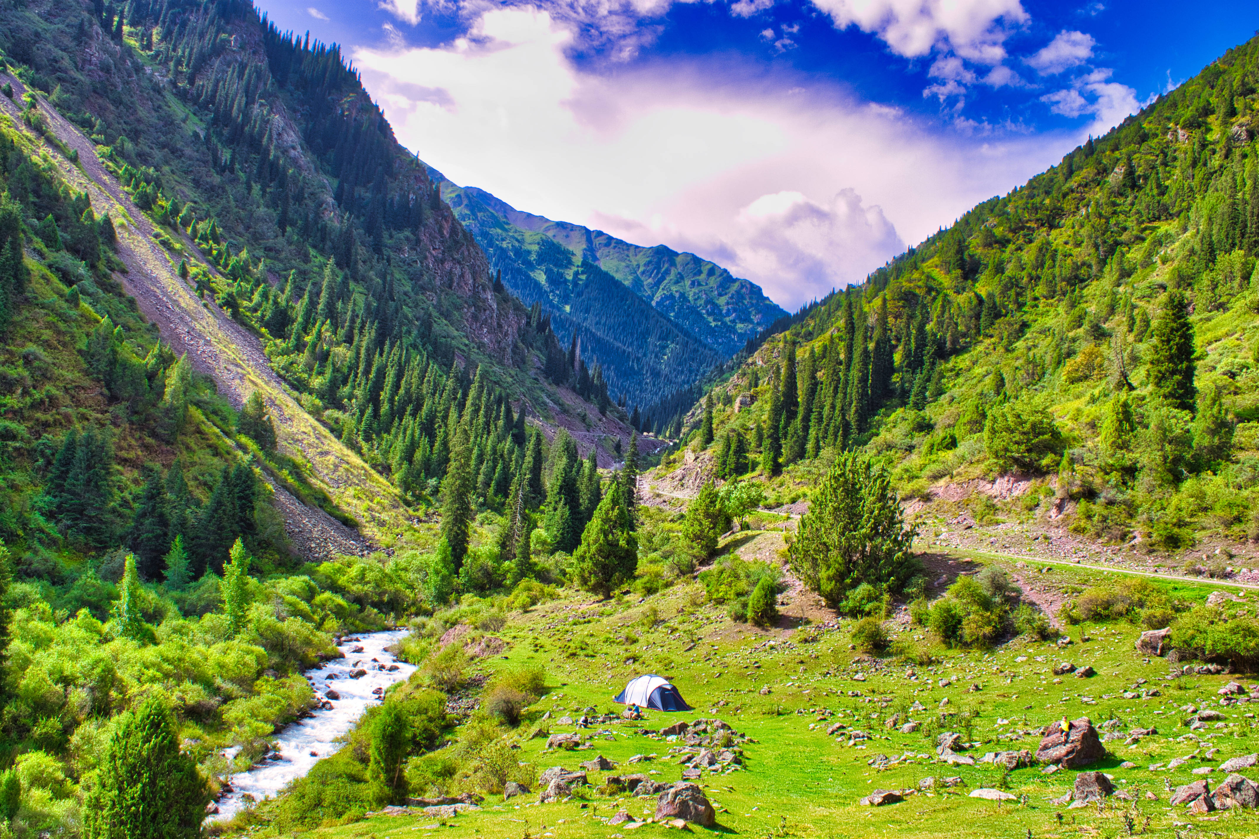 Kyrgyzstan, blue tent, vibrant green valley, 4K Desktop Wallpaper