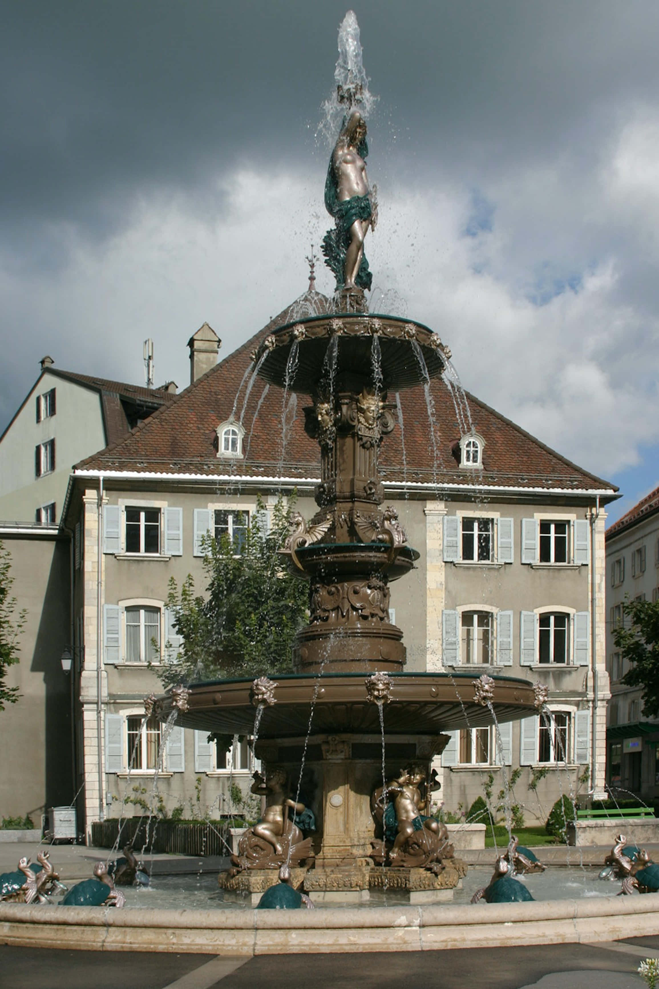 La Chaux De Fonds, fountain sculpture, bronze statue, 2K Phone Wallpaper