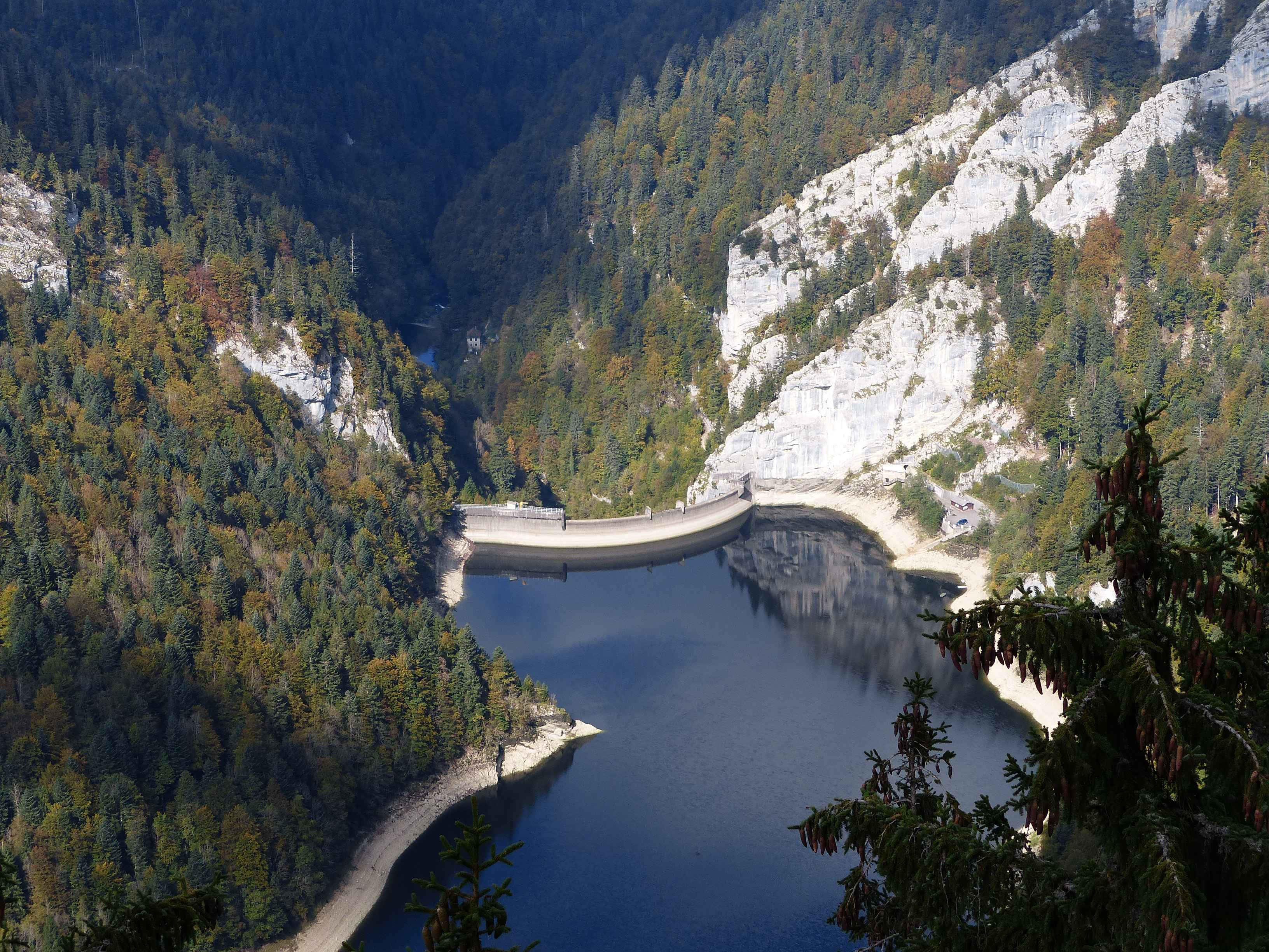 La Chaux-de-Fonds, autumnal forests, curved dam, 2K Desktop Wallpaper