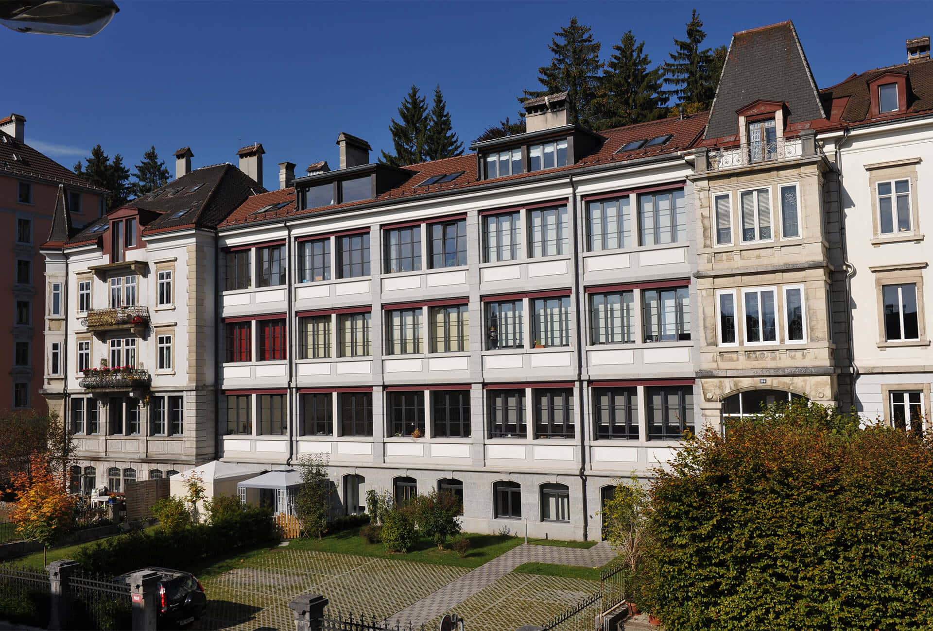 La Chaux De Fonds, red-tiled roofs, white facades, Full HD Desktop Wallpaper